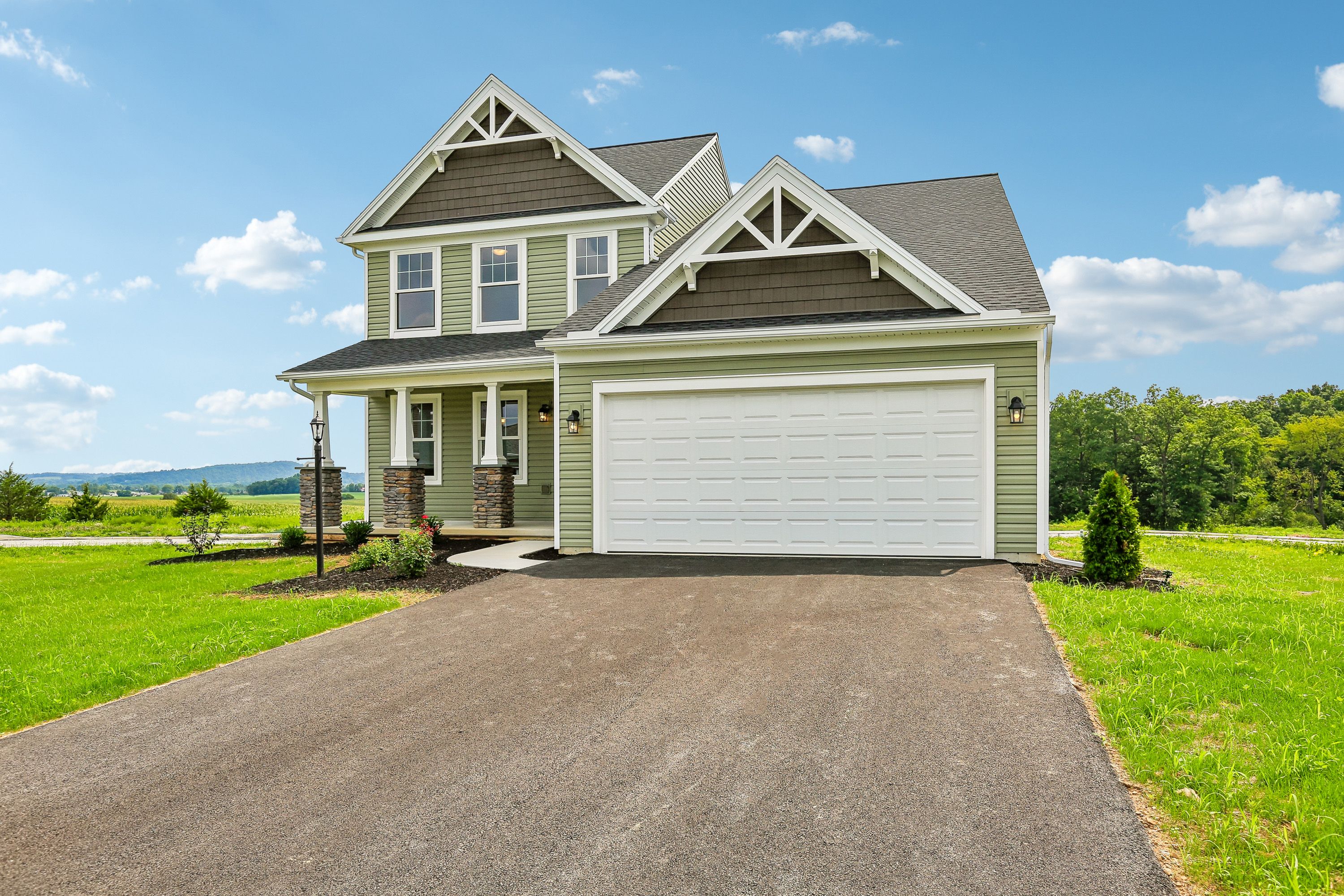 Crestmont-C-AV33-Exterior-Front-Global-1
