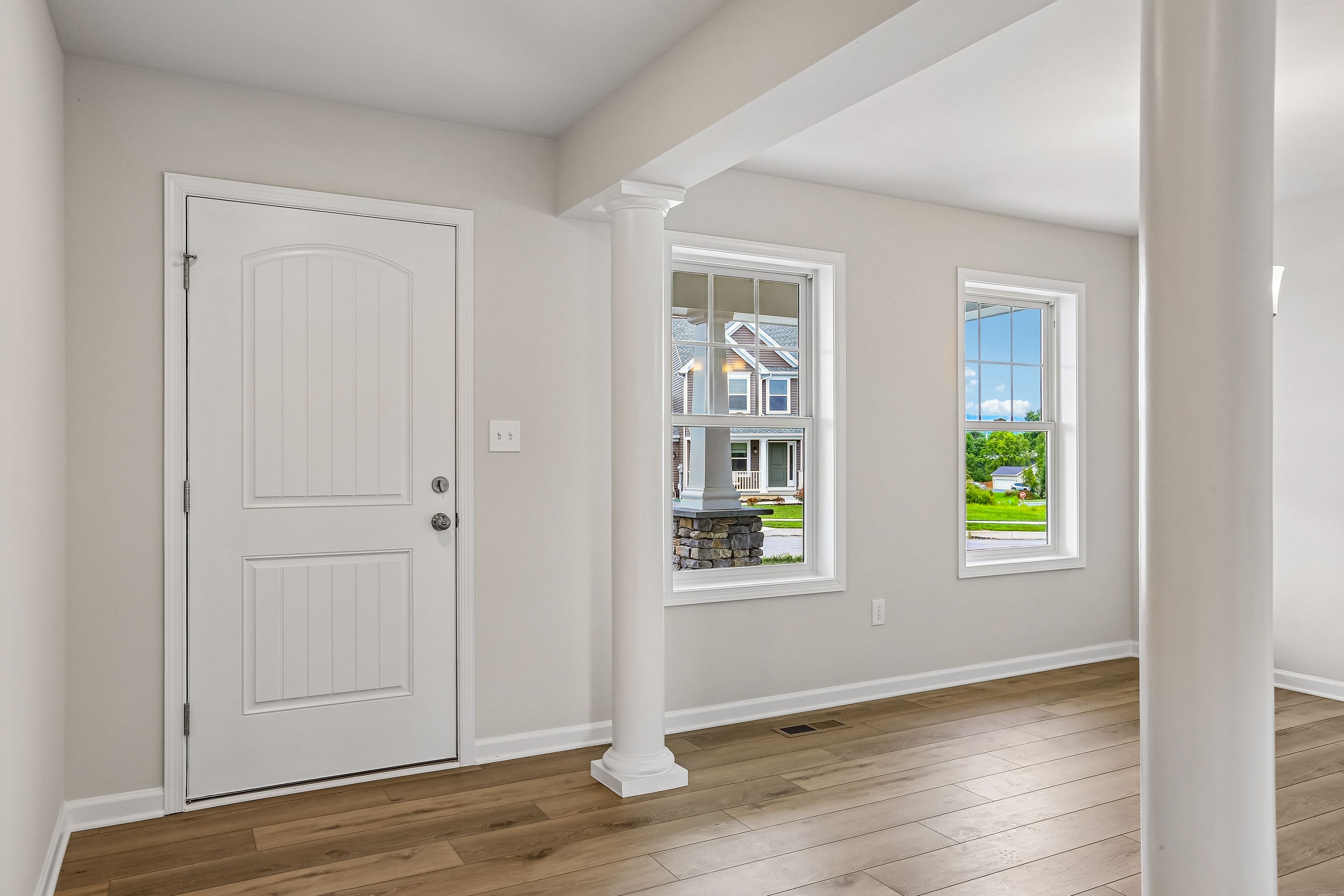 Crestmont-C-AV33-Dining-Room-1