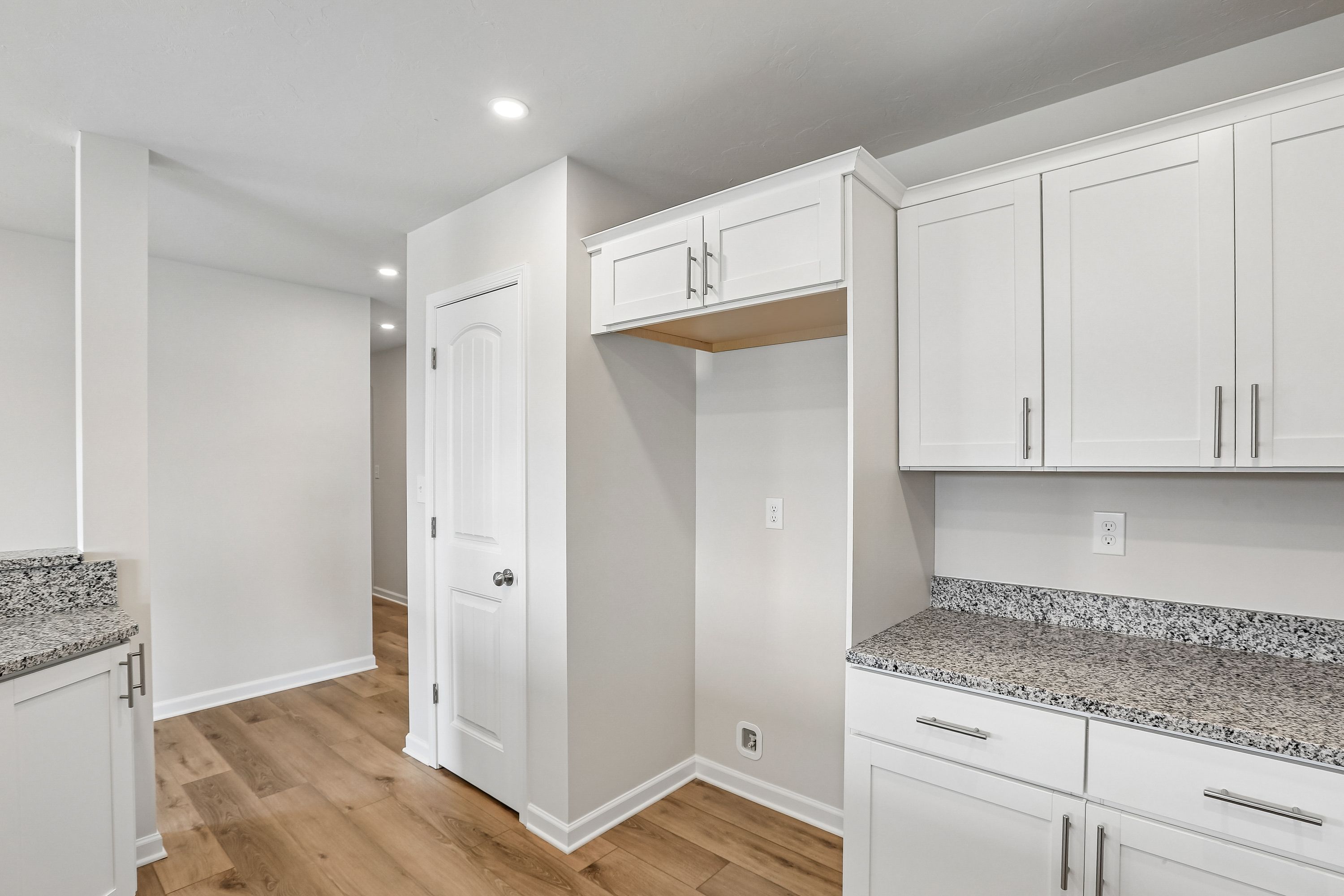 Crestmont-C-AV33-Kitchen-5