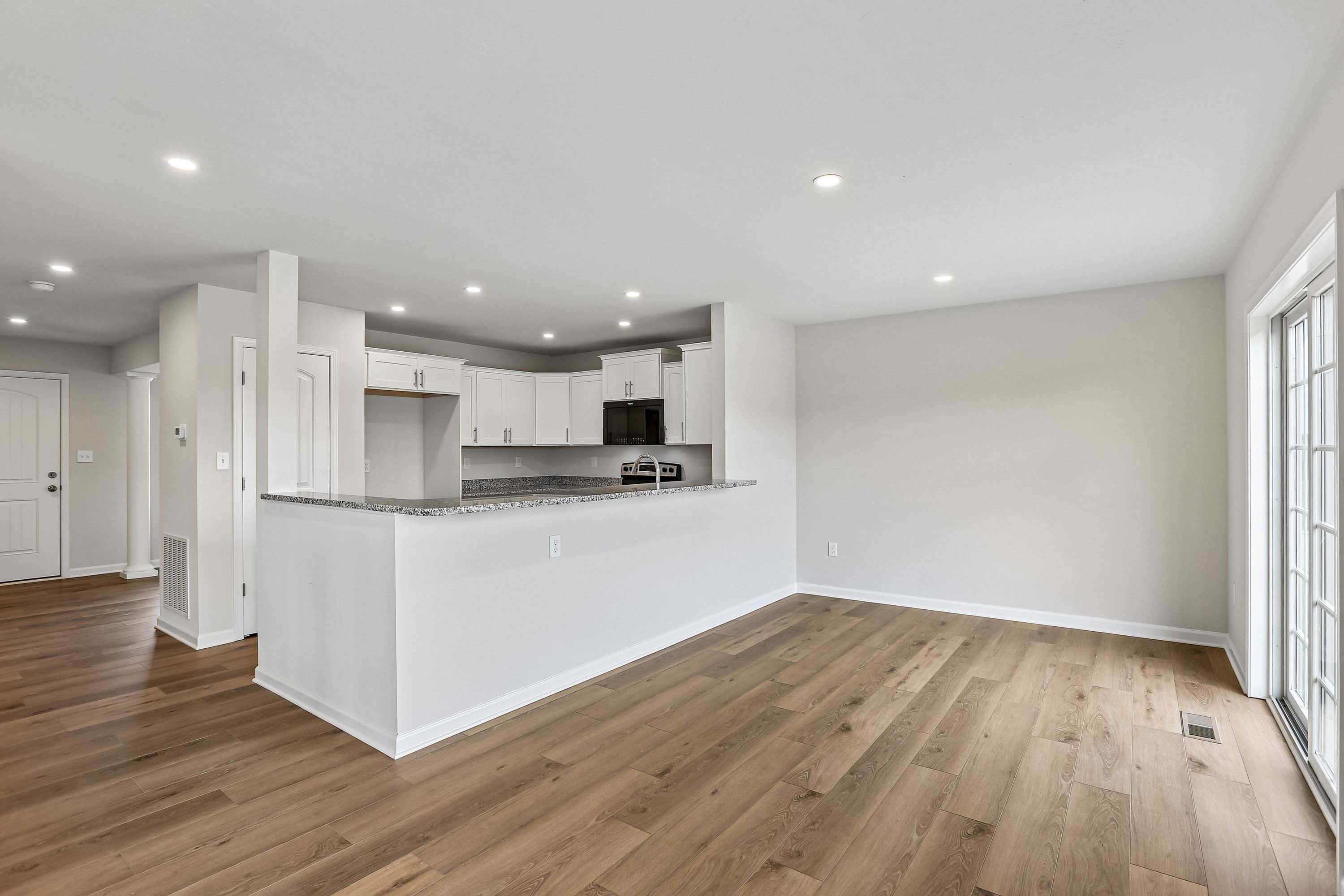 Crestmont-C-AV33-Kitchen-1