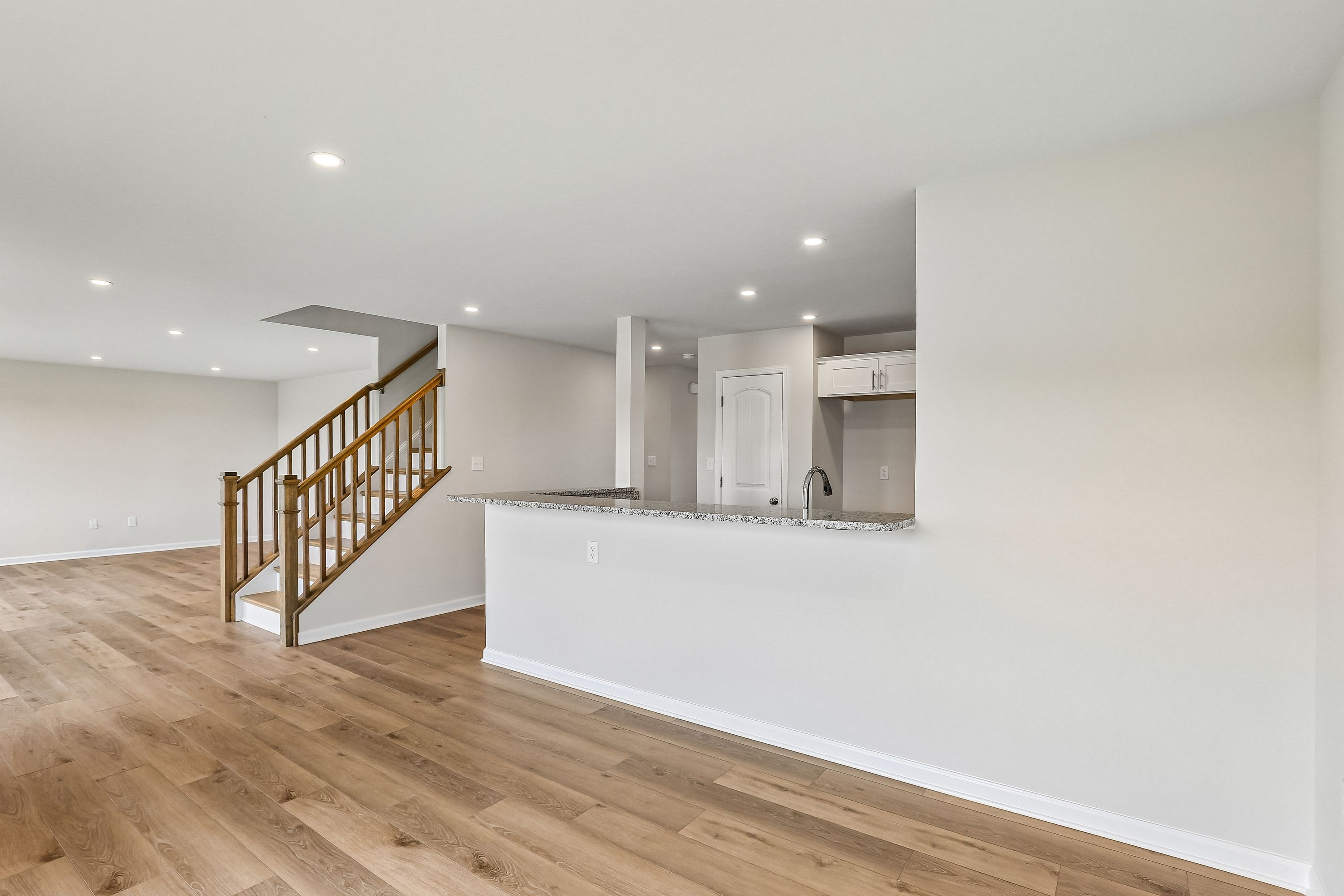 Crestmont-C-AV33-Family-Room-Breakfast-1