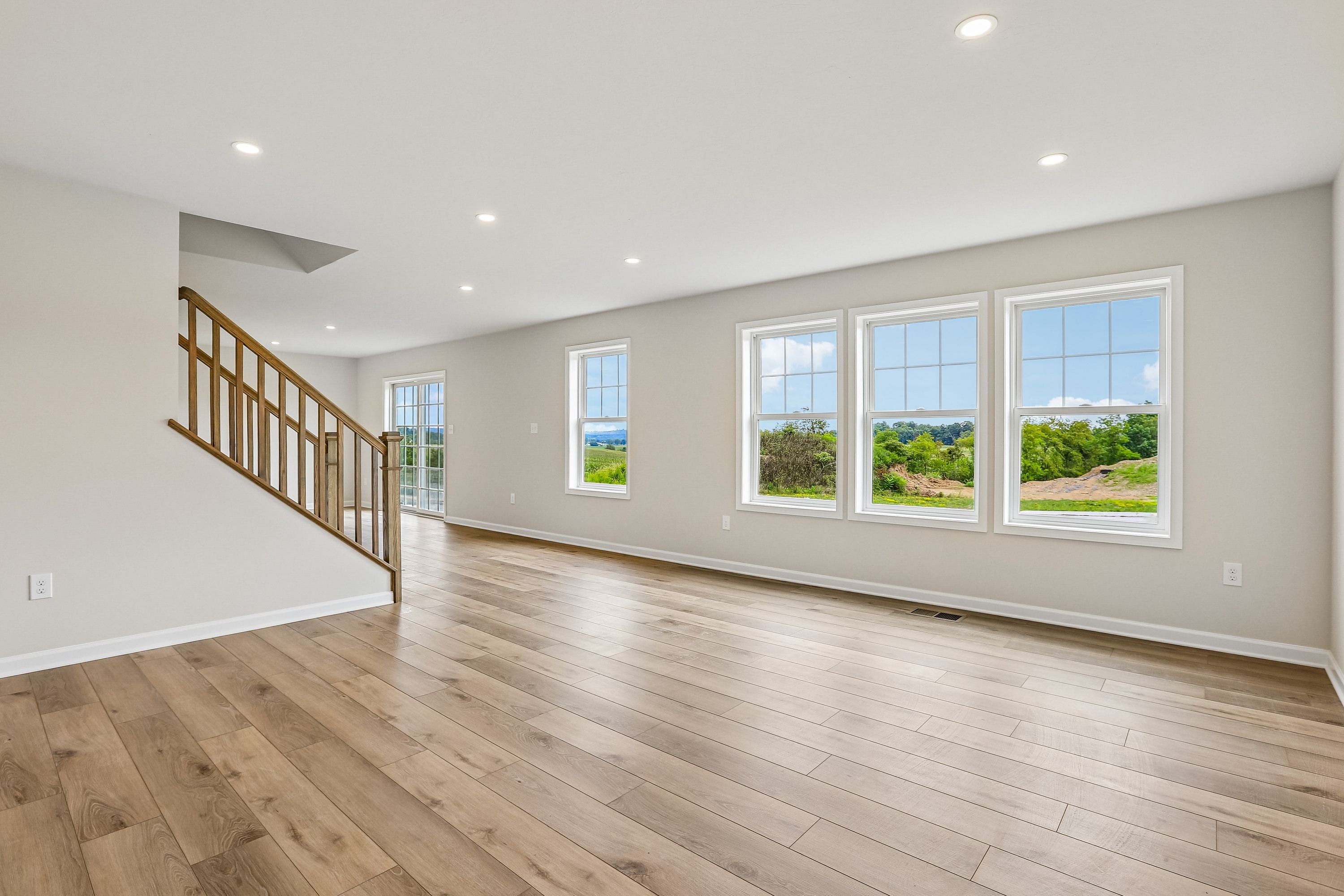 Crestmont-C-AV33-Family-Room-3