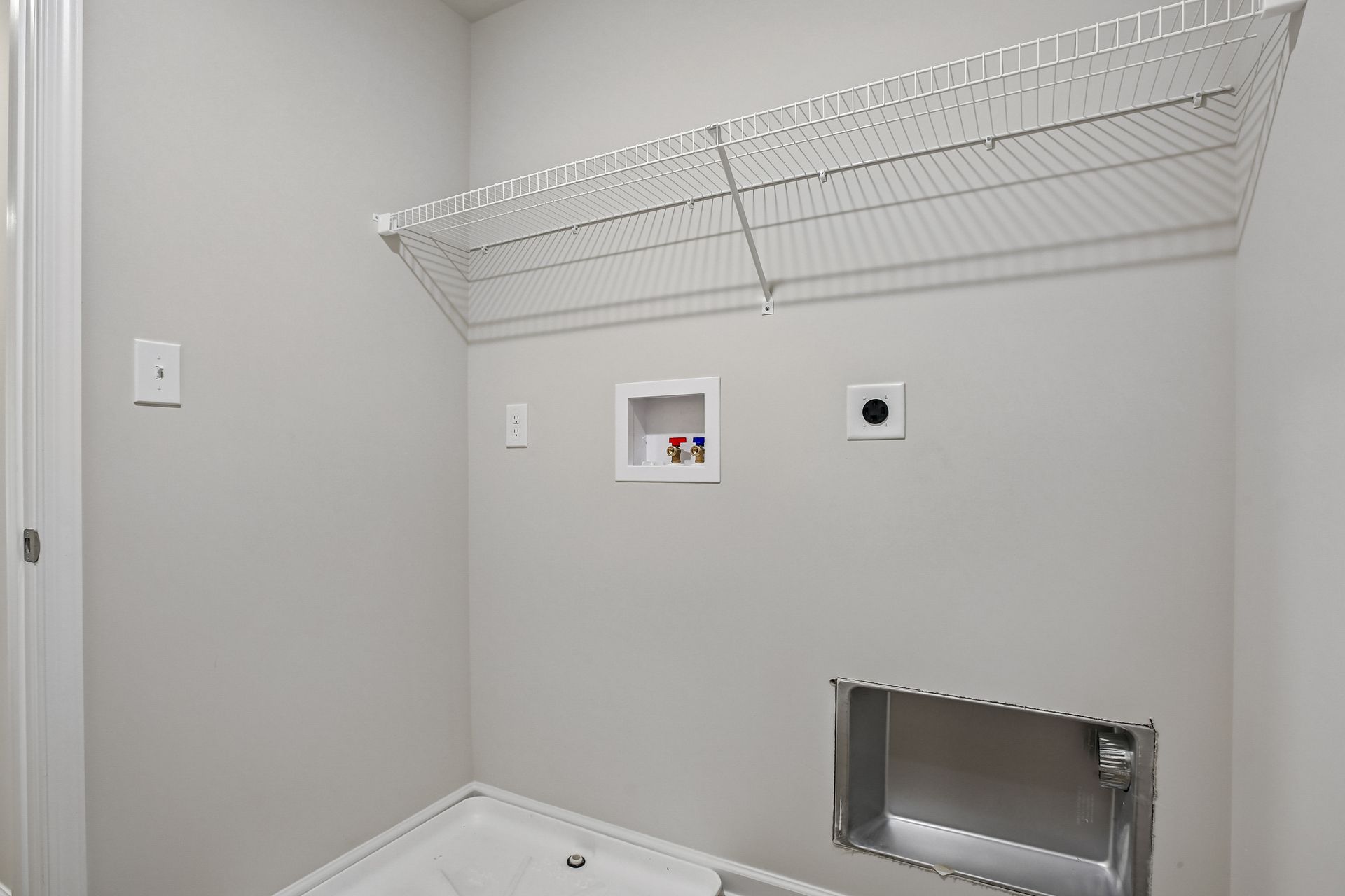 Crestmont-C-AV33-Laundry-1