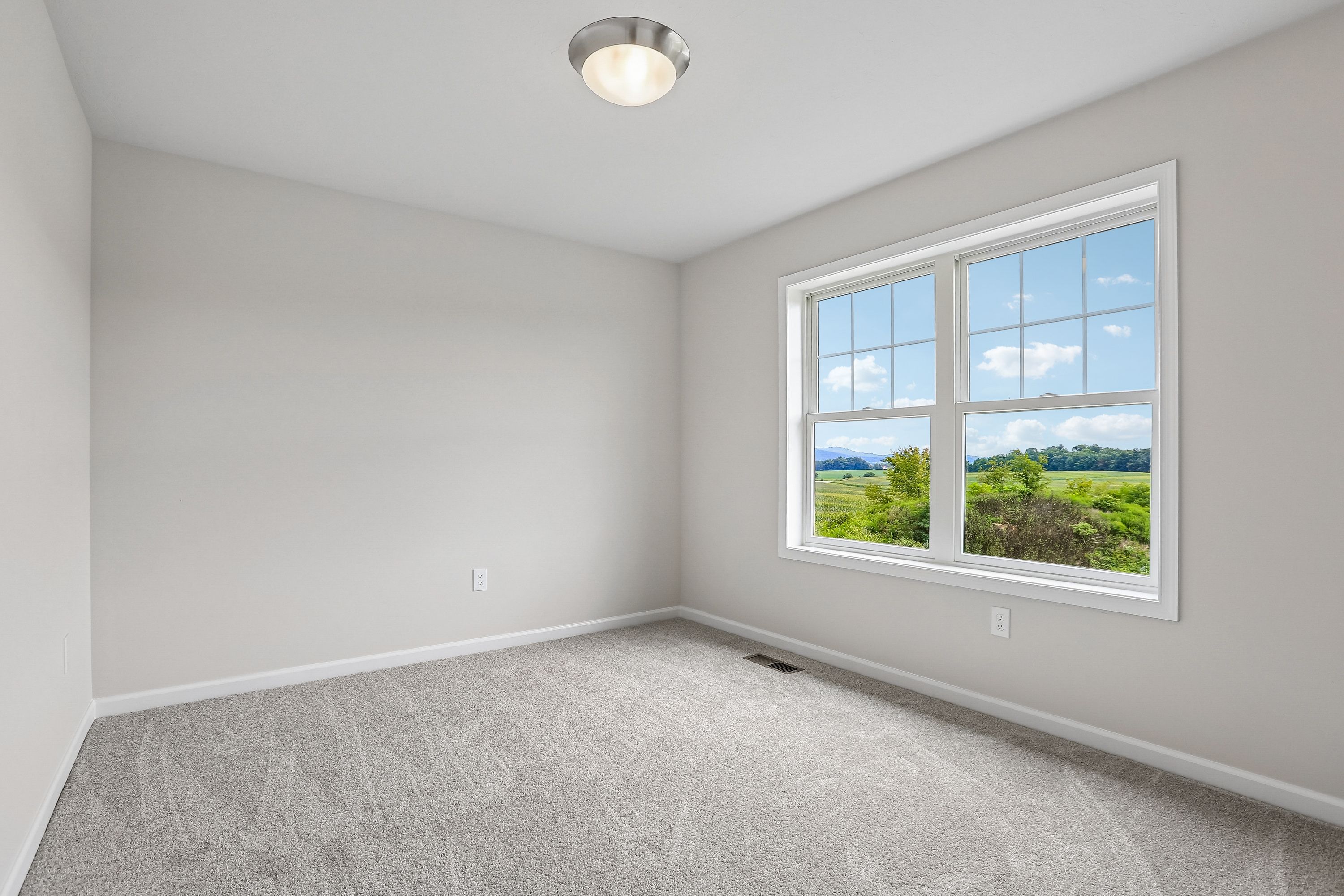 Crestmont-C-AV33-Bedroom-2-1