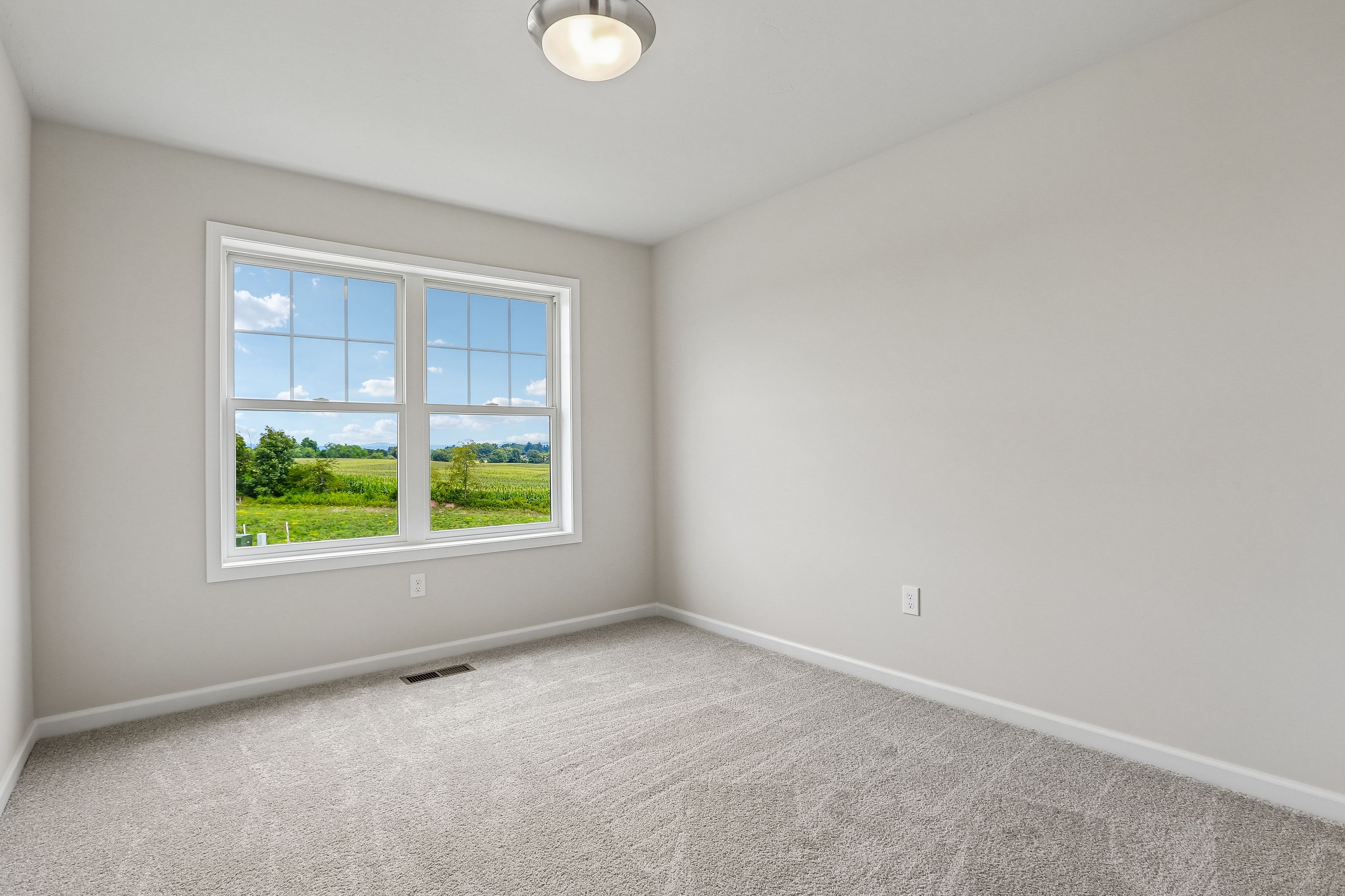 Crestmont-C-AV33-Bedroom-3-1