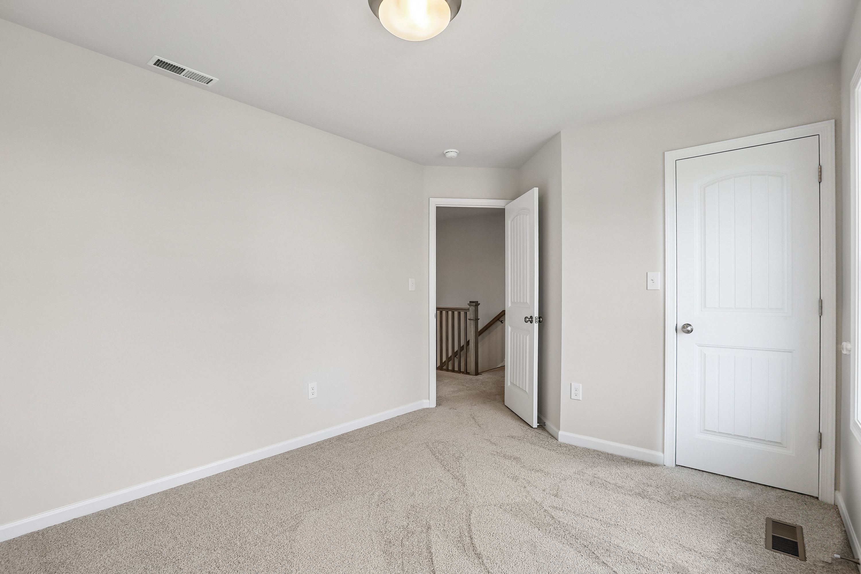 Crestmont-C-AV33-Bedroom-4-2