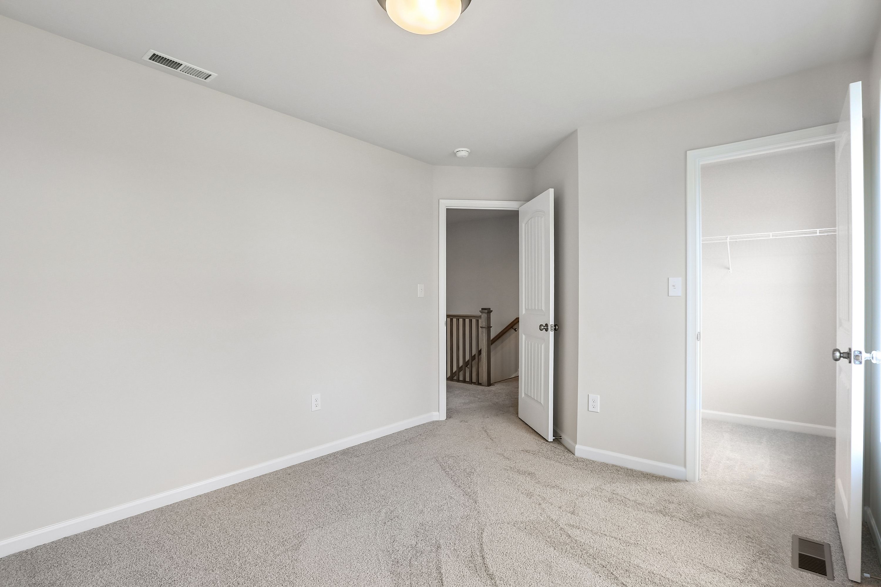 Crestmont-C-AV33-Bedroom-4-3