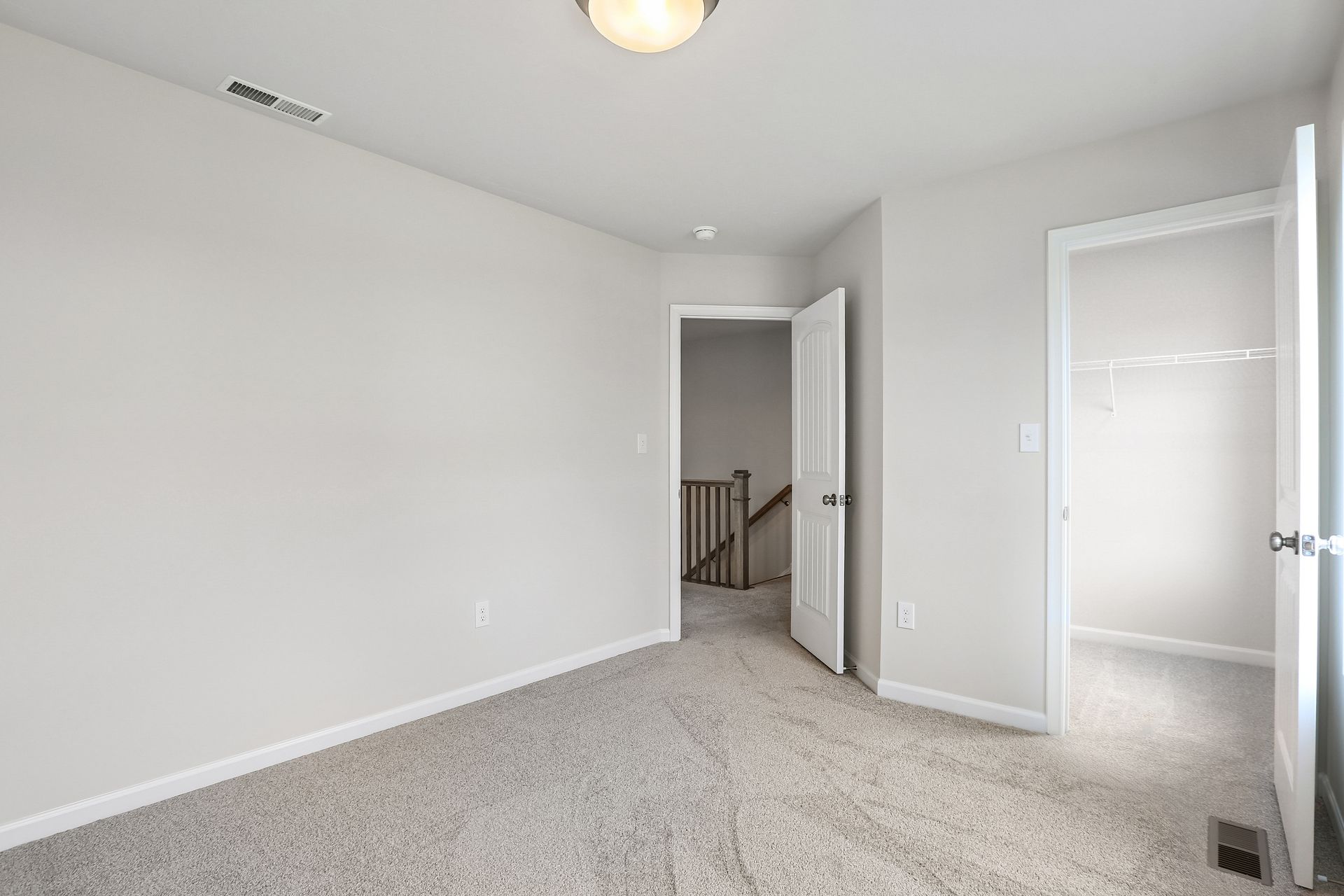 Crestmont-C-AV33-Bedroom-4-3