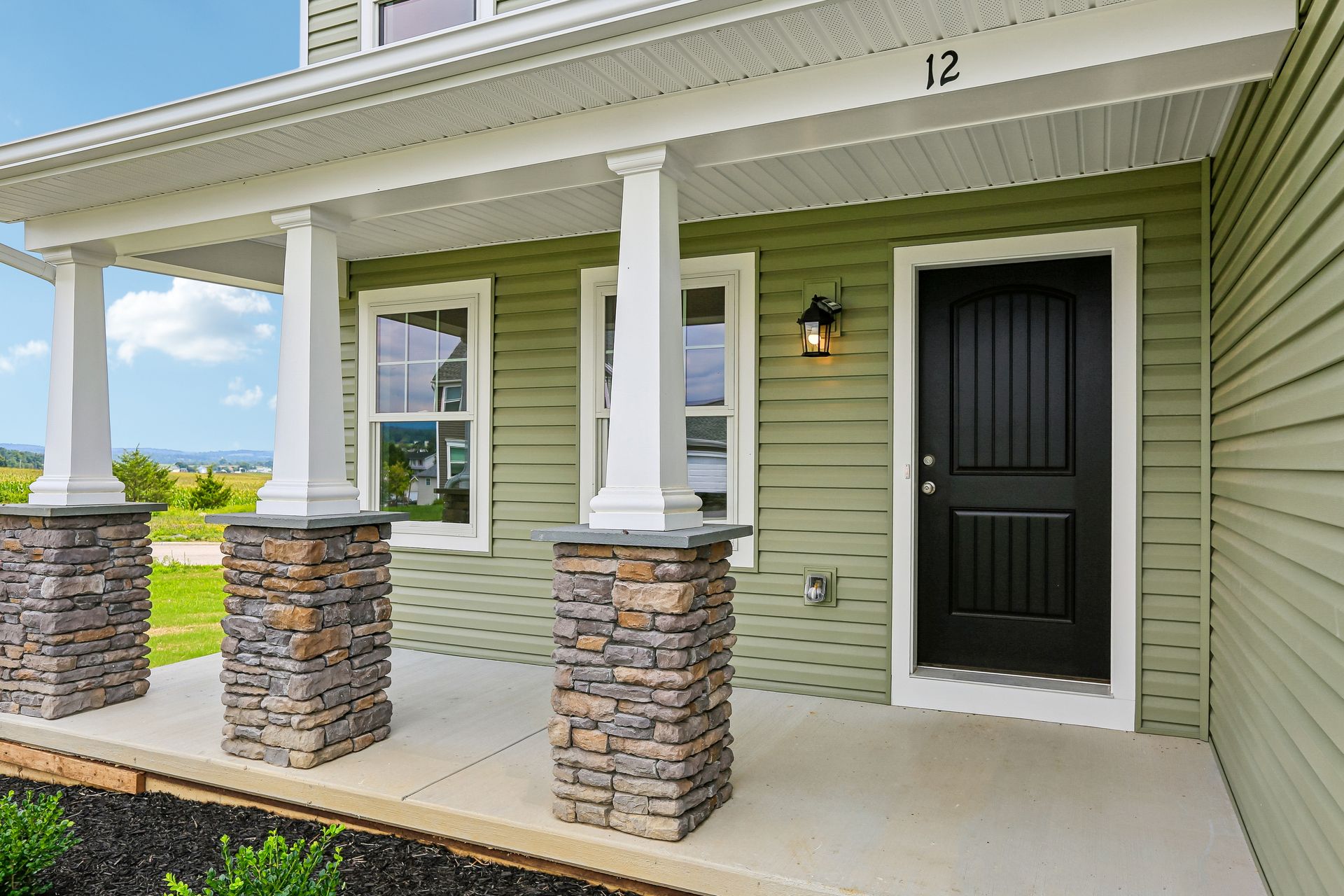 Crestmont-C-AV33-Exterior-Front-Porch-2