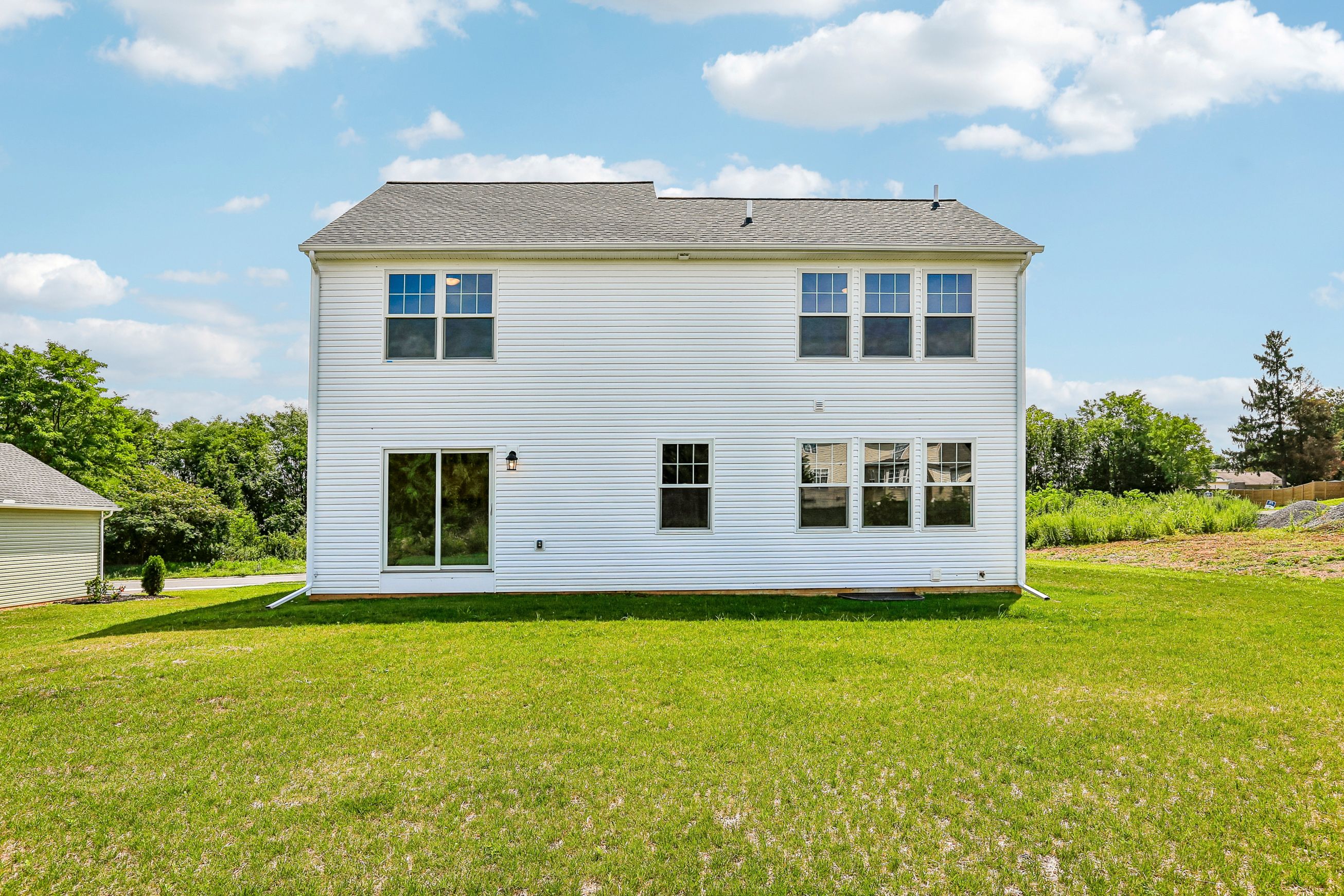 Crestmont-B-Exterior-Rear