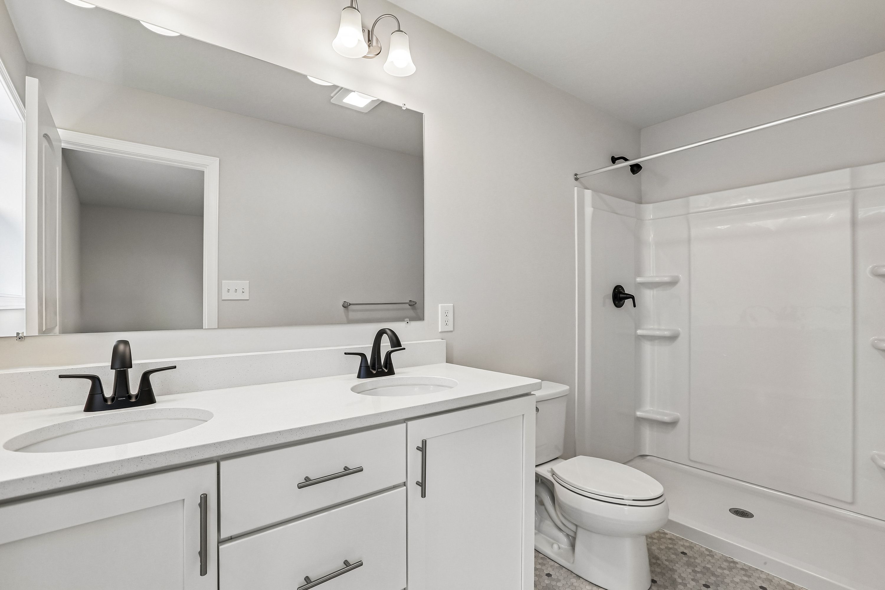 Norwood-C-CF127-Owners-Bath-1