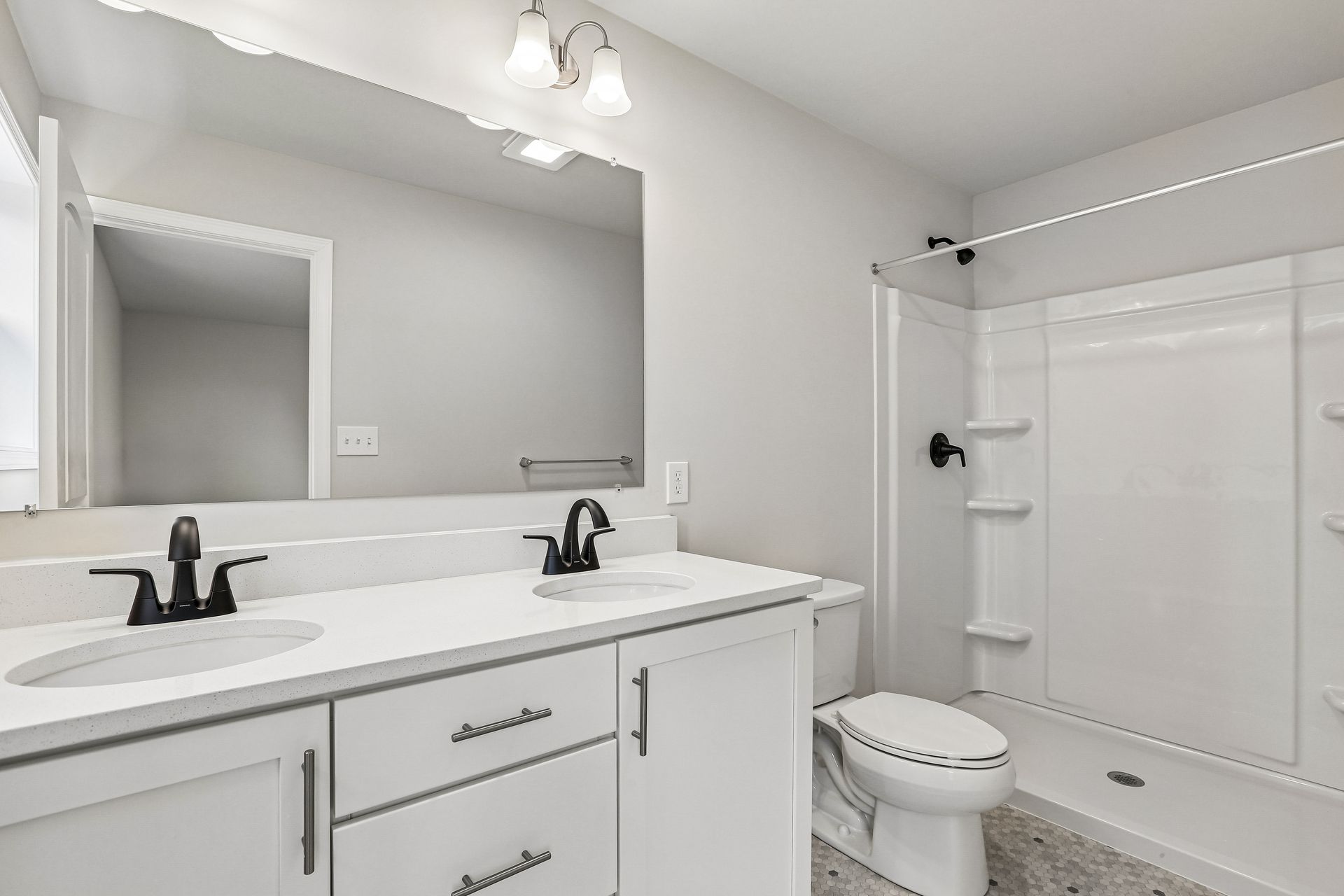 Norwood-C-CF127-Owners-Bath-1