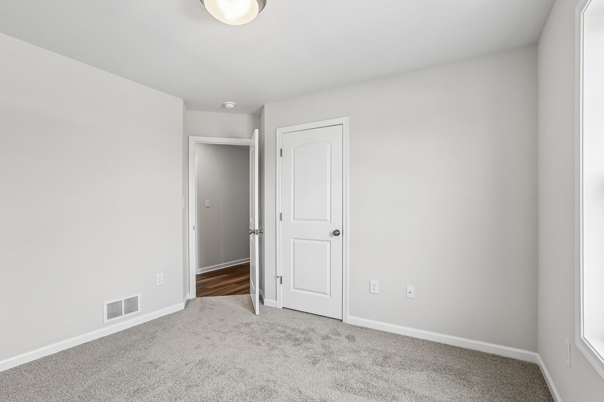 Norwood-C-CF127-Bedroom-2-2