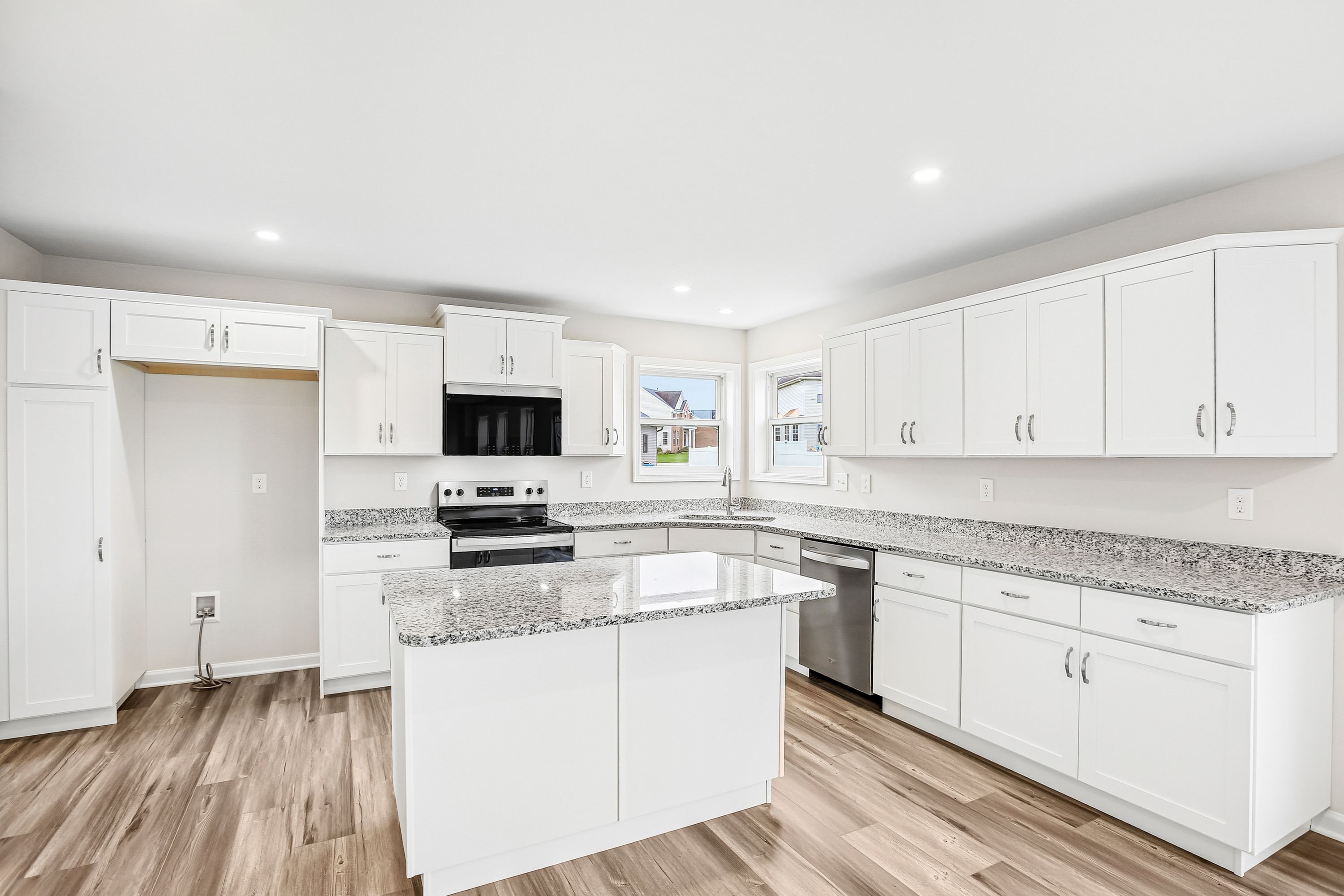 Dartmouth-C-Scatt-Cburg-5967-Gabrielle-Kitchen-1