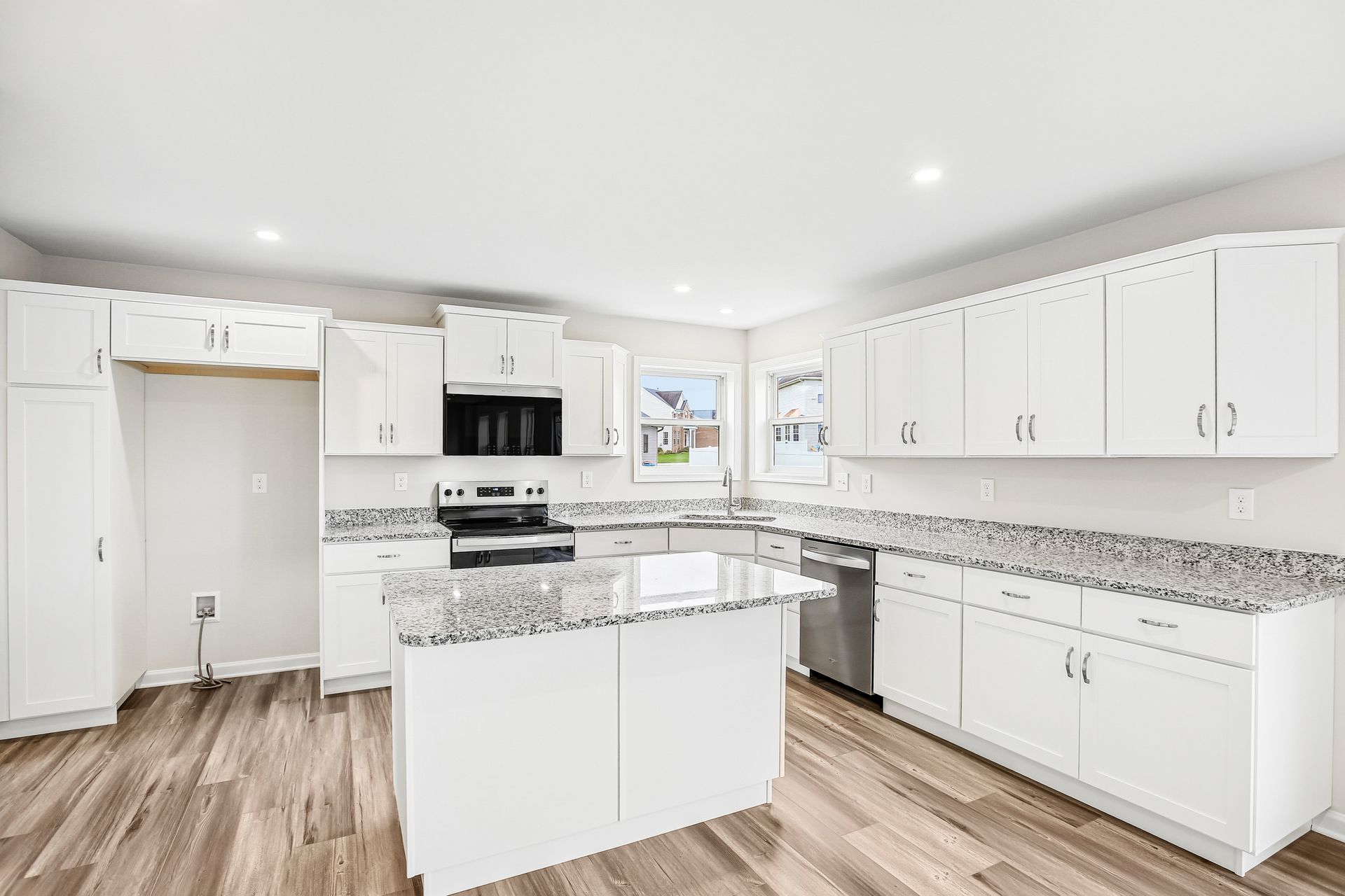 Dartmouth-C-Scatt-Cburg-5967-Gabrielle-Kitchen-1