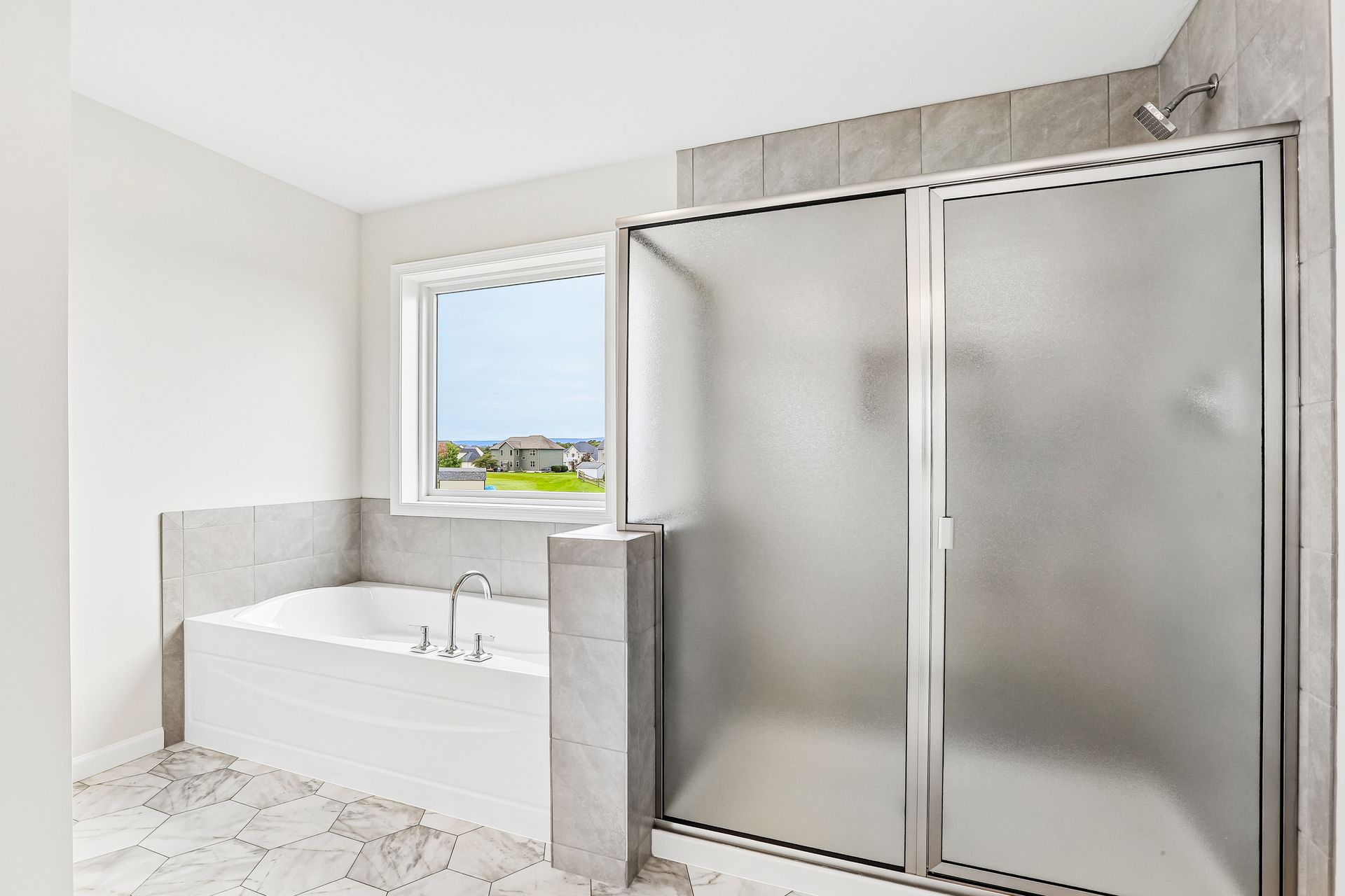 Dartmouth-C-Scatt-Cburg-5967-Gabrielle-Owner-Bath-2