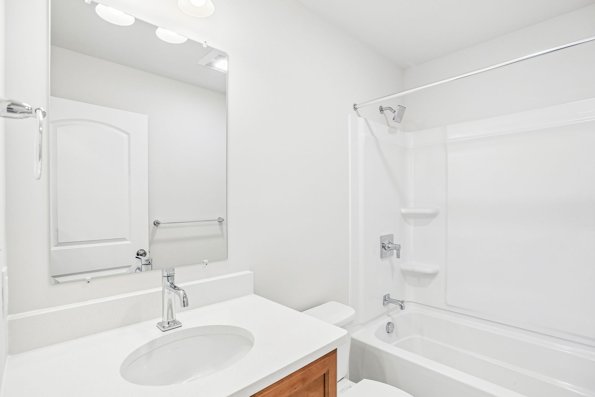 Dartmouth-C-Scatt-Cburg-5967-Gabrielle-Bath-2-1