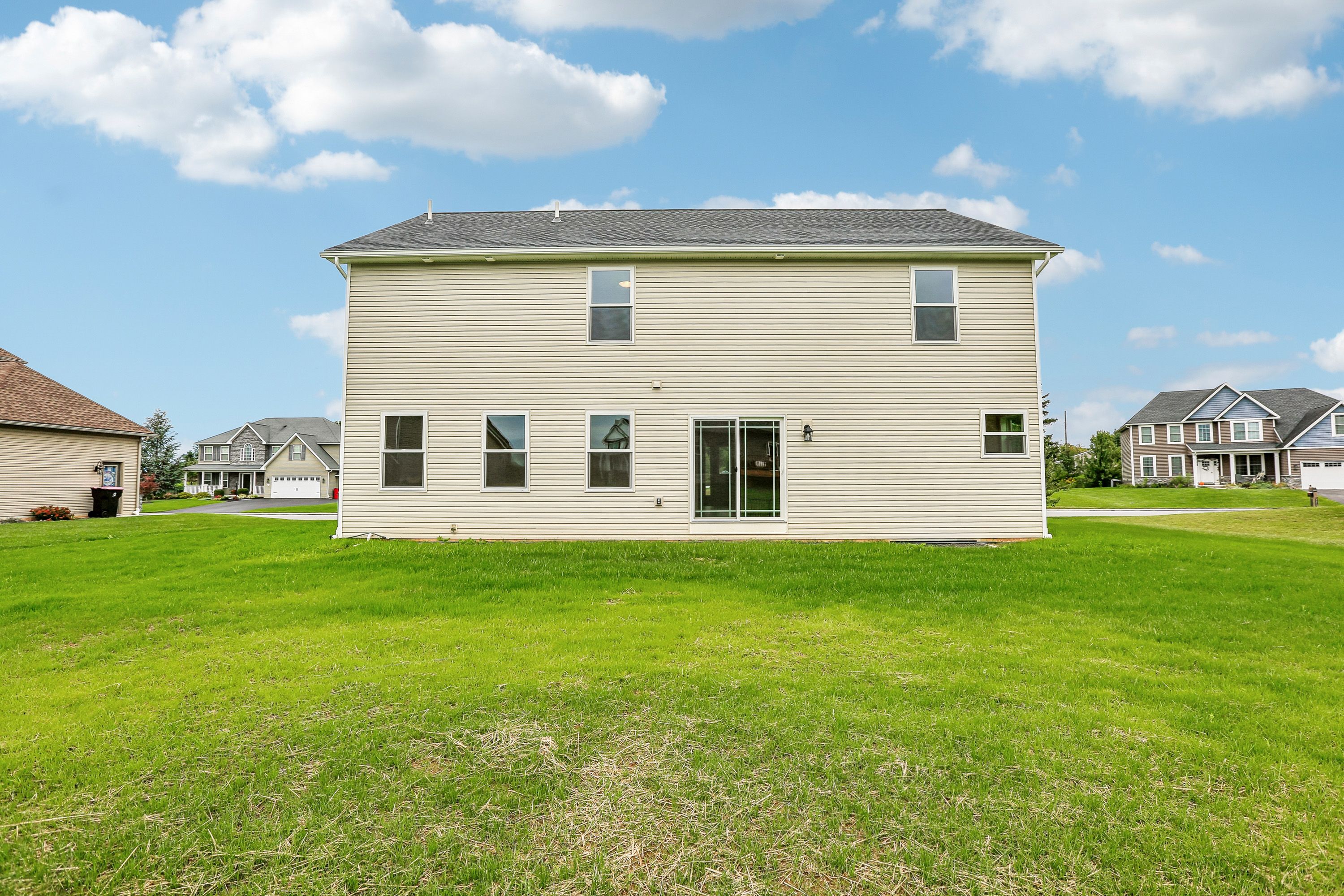 Dartmouth-C-Scatt-Cburg-5967-Gabrielle-Exterior-7