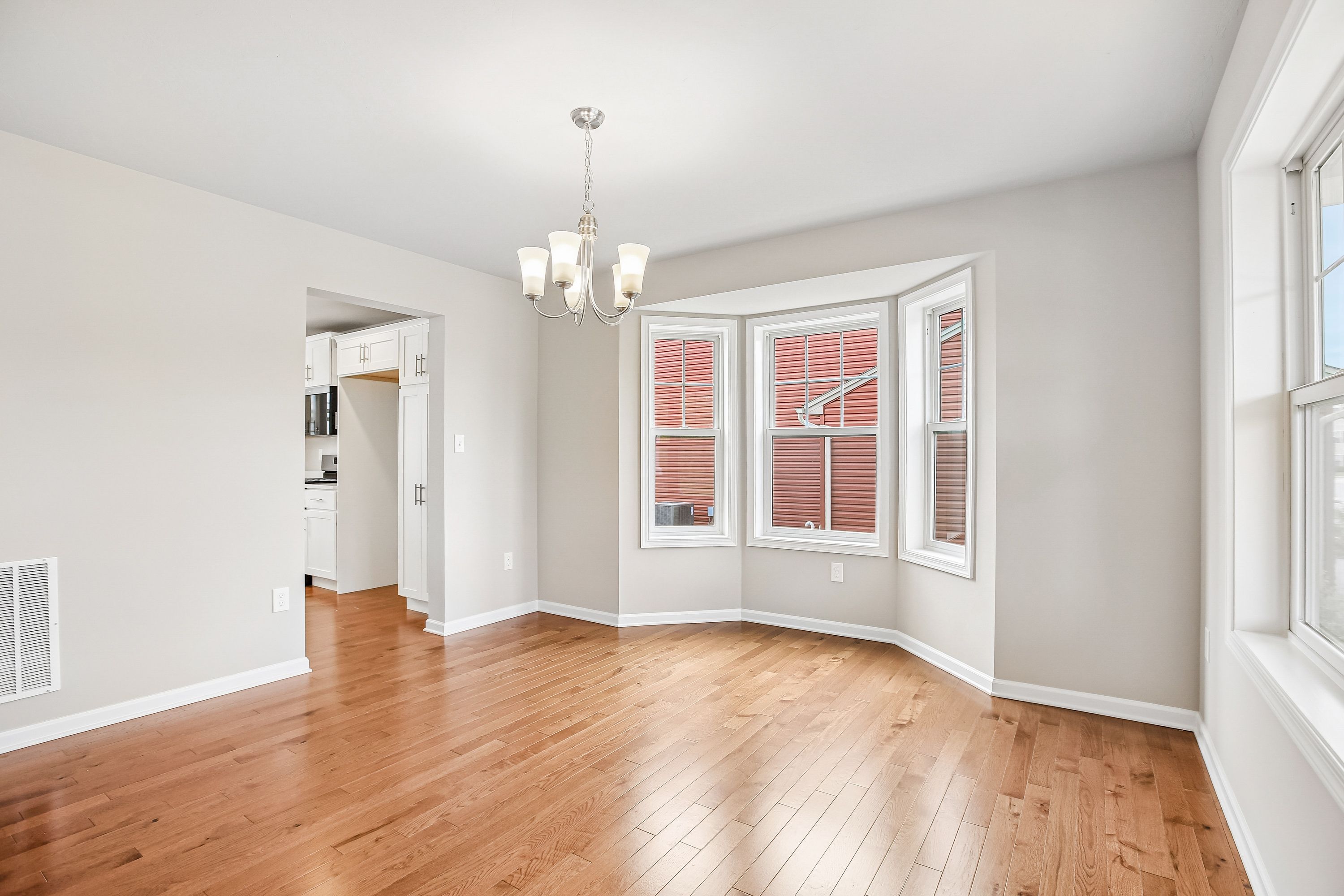 Greenwood-B-DF70-Dining-Room-1