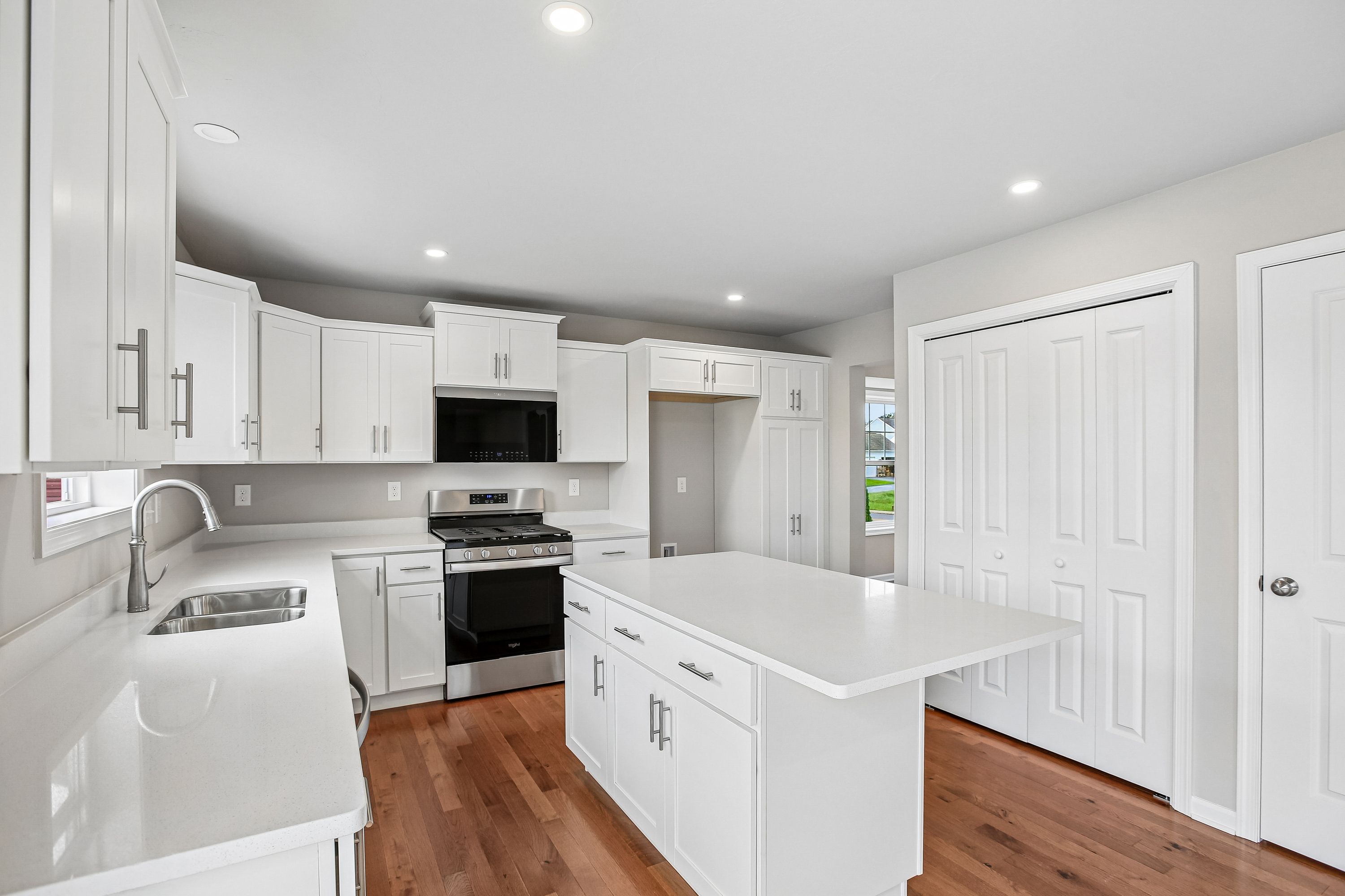 Greenwood-B-DF70-Kitchen-3