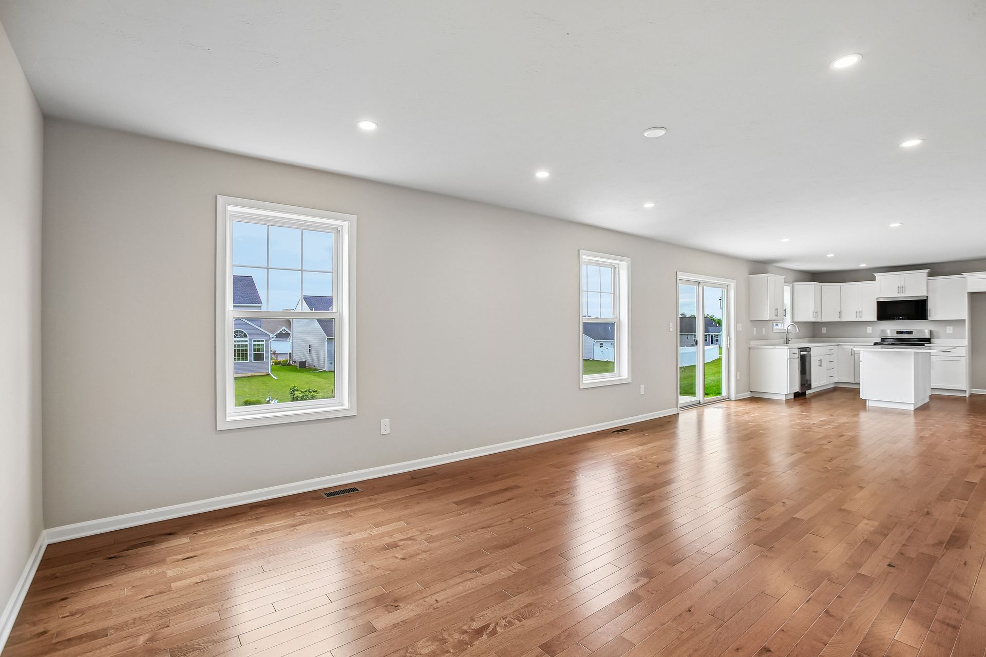Greenwood-B-DF70-Family-Room-2
