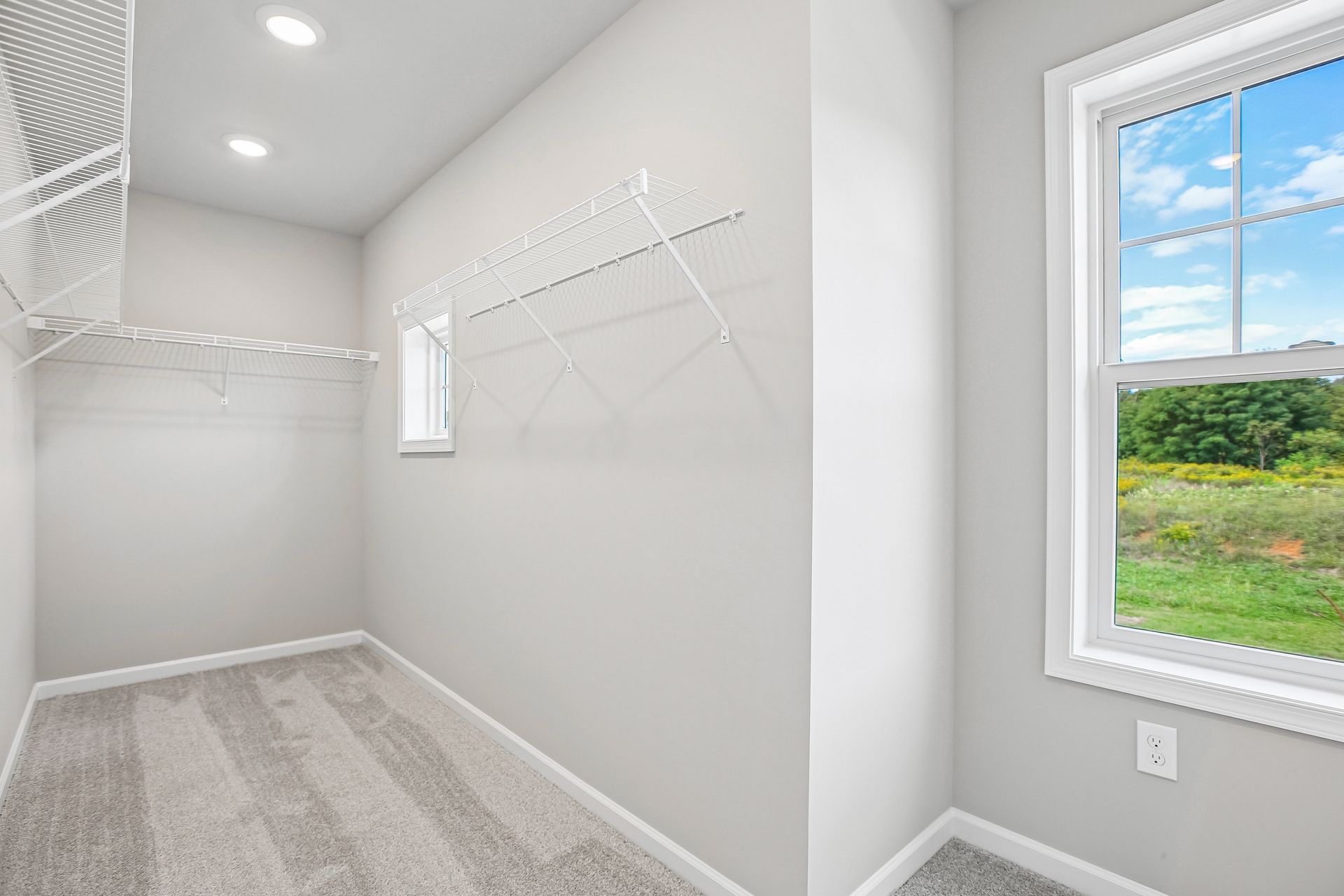 Greenwood-B-DF70-Owners-Closet-1