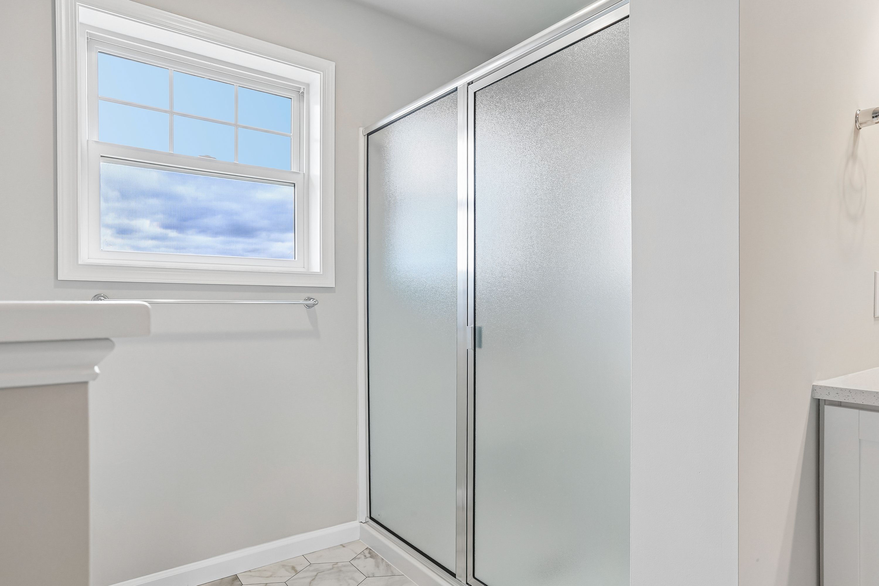 Greenwood-B-DF70-Owners-Bath-3