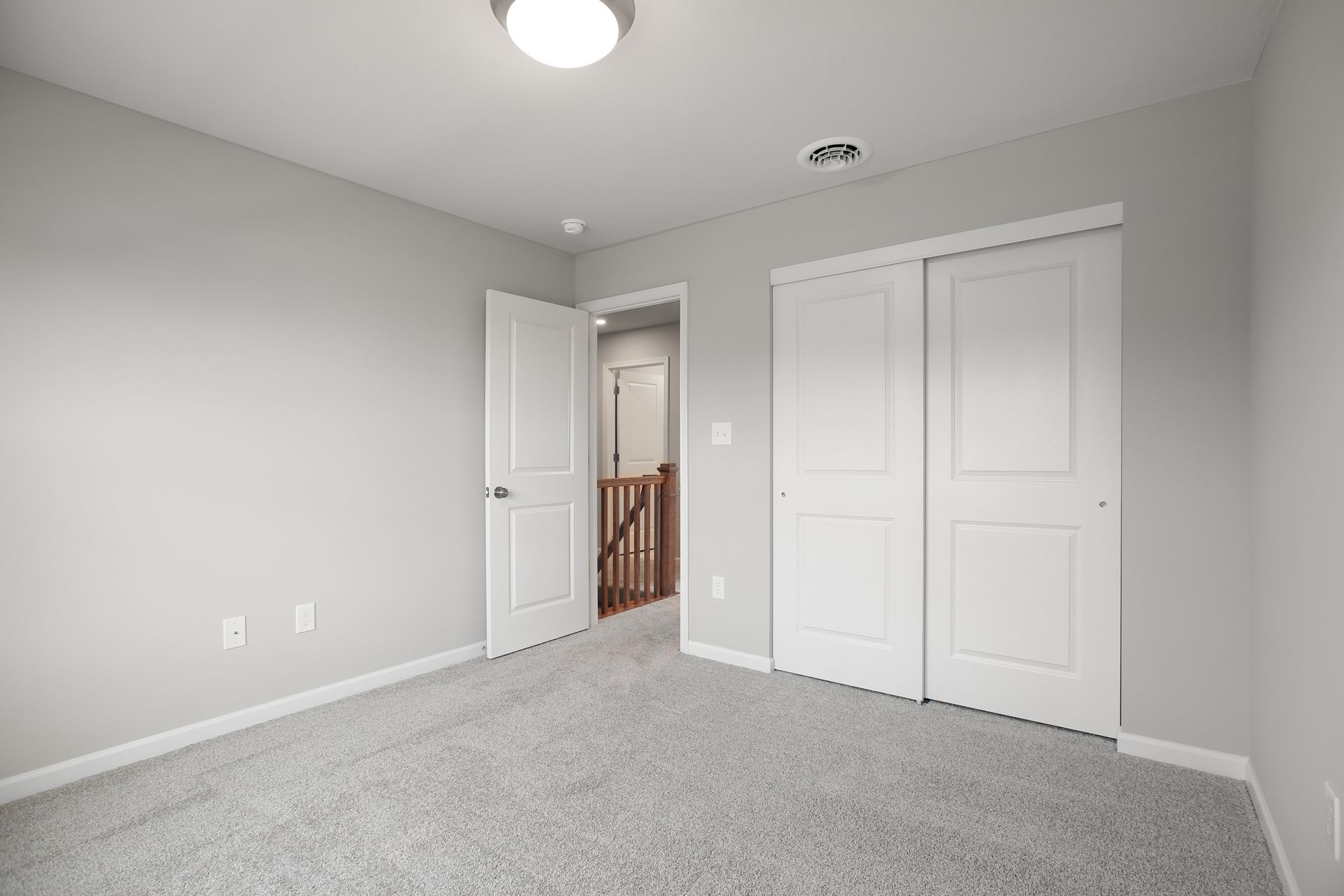 Greenwood-B-DF70-Bedroom-2-2