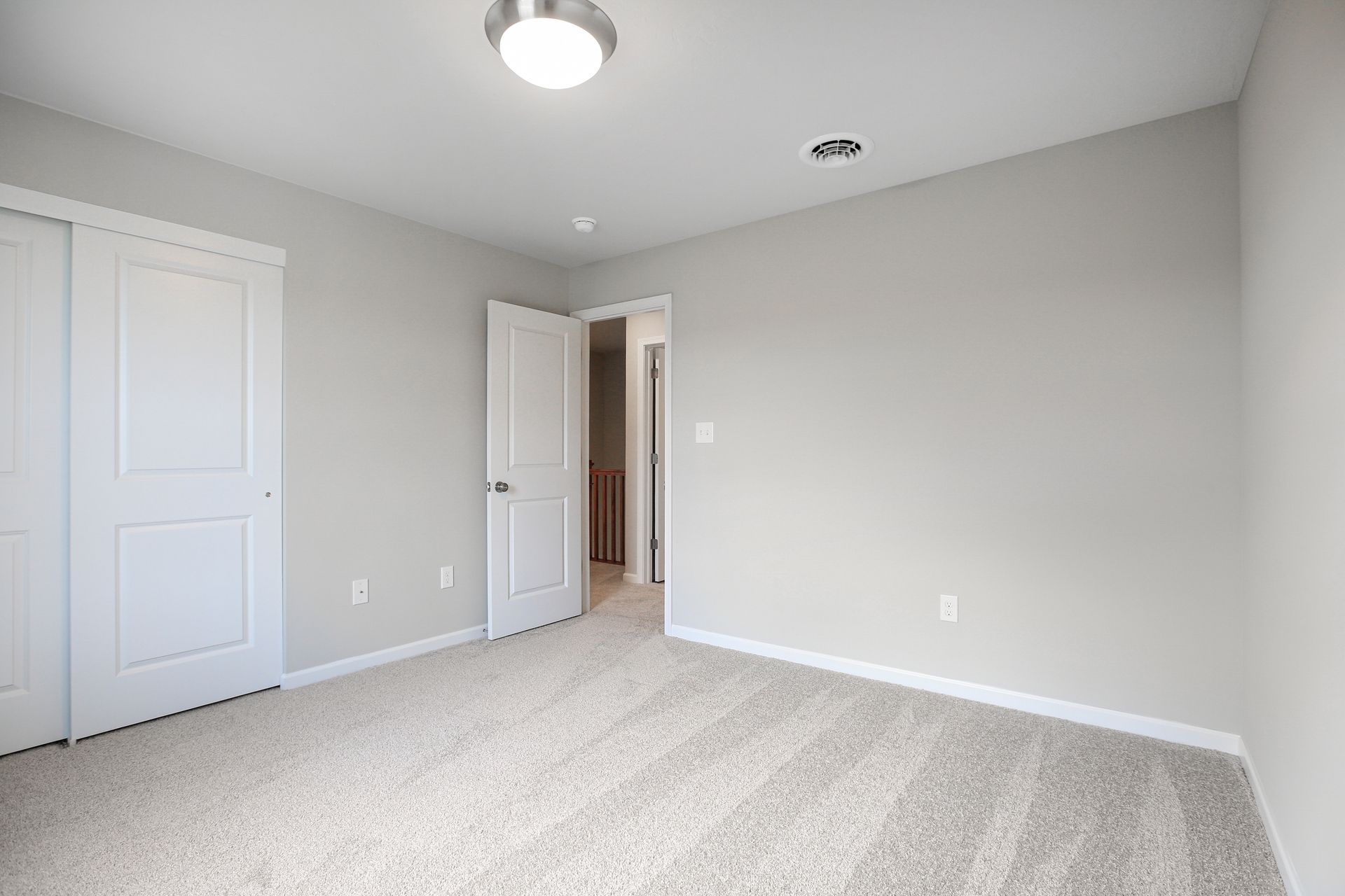Greenwood-B-DF70-Bedroom-4-2