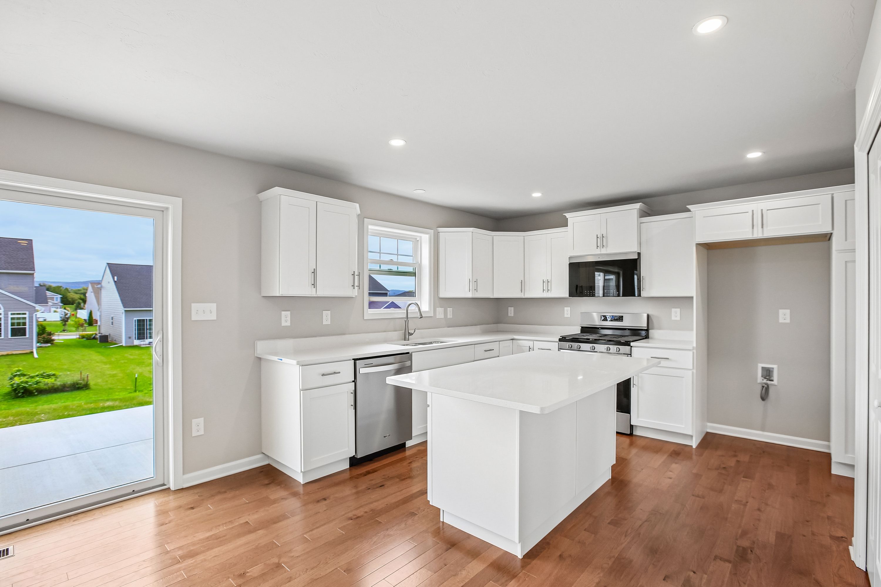 Greenwood-B-DF70-Kitchen-1