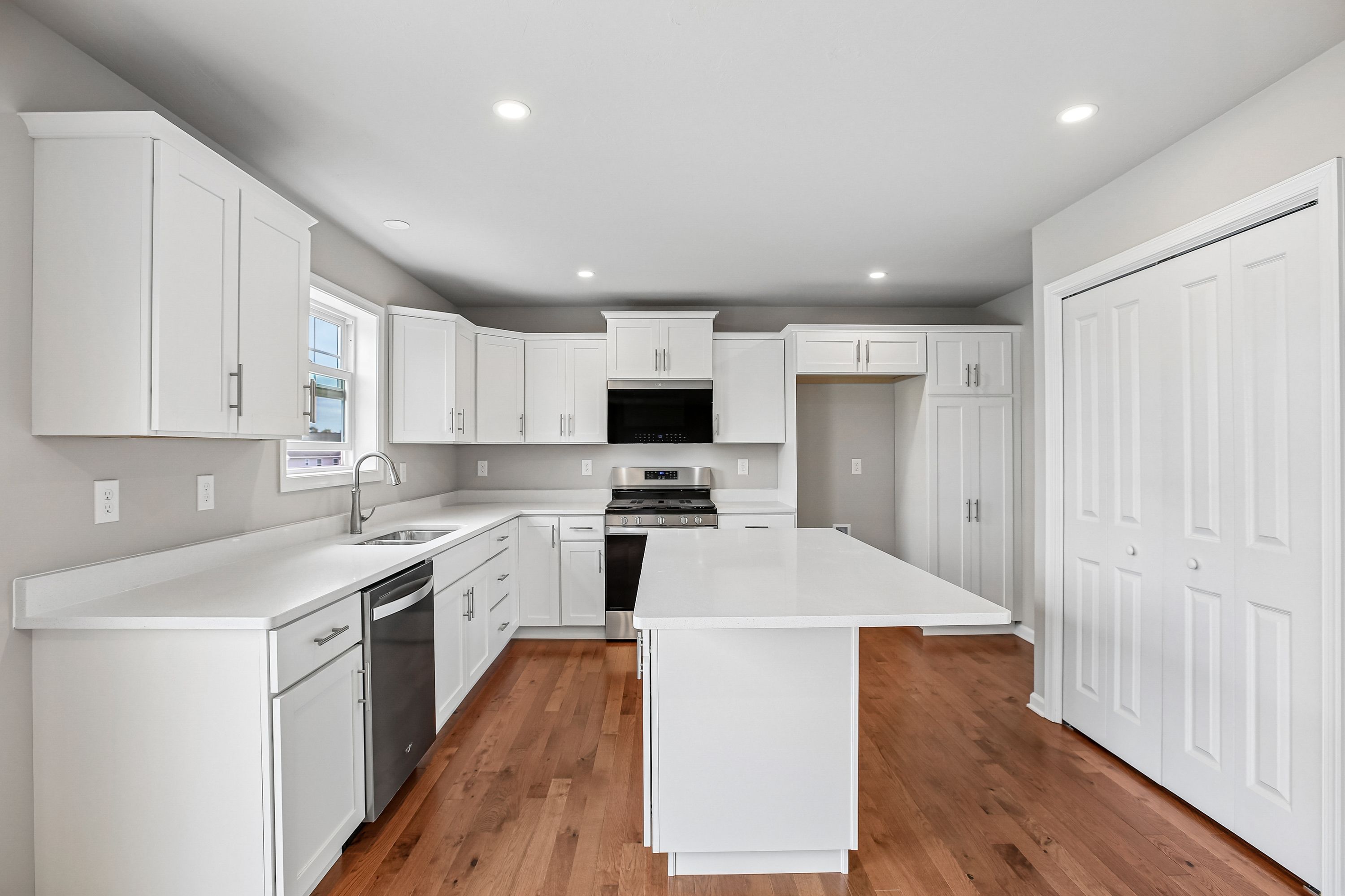 Greenwood-B-DF70-Kitchen-2