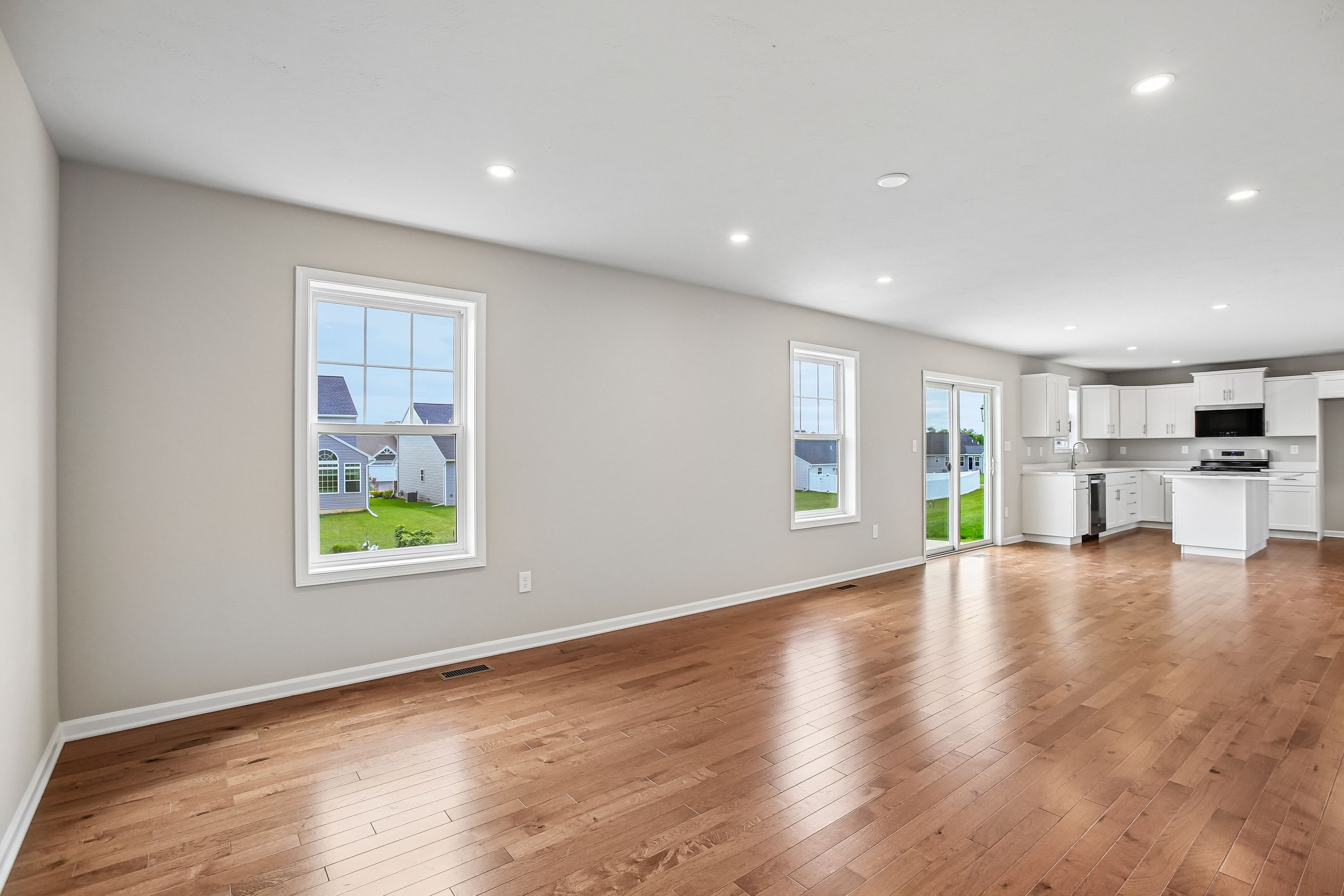 Greenwood-B-DF70-Family-Room-2