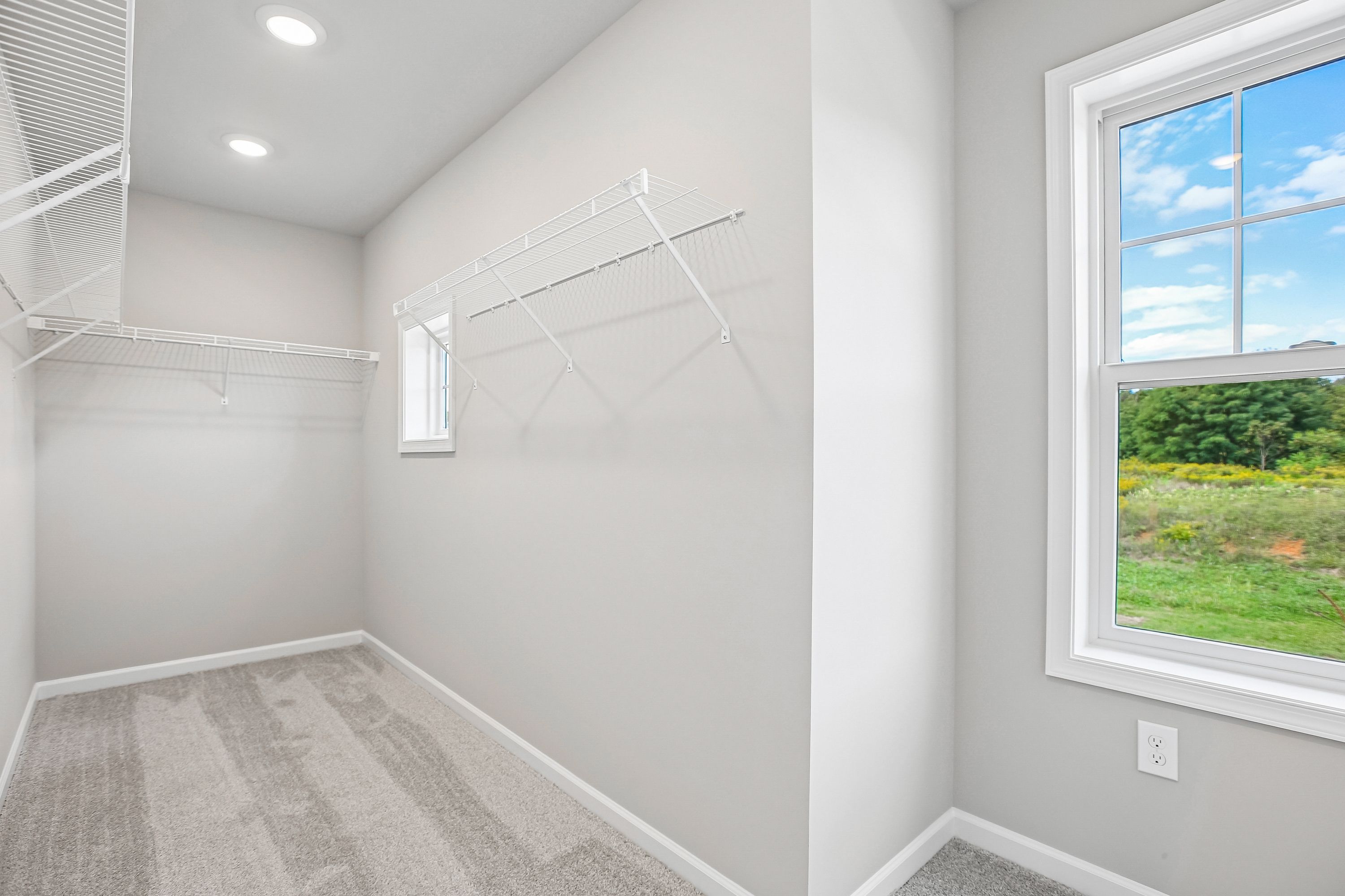 Greenwood-B-DF70-Owners-Closet-1