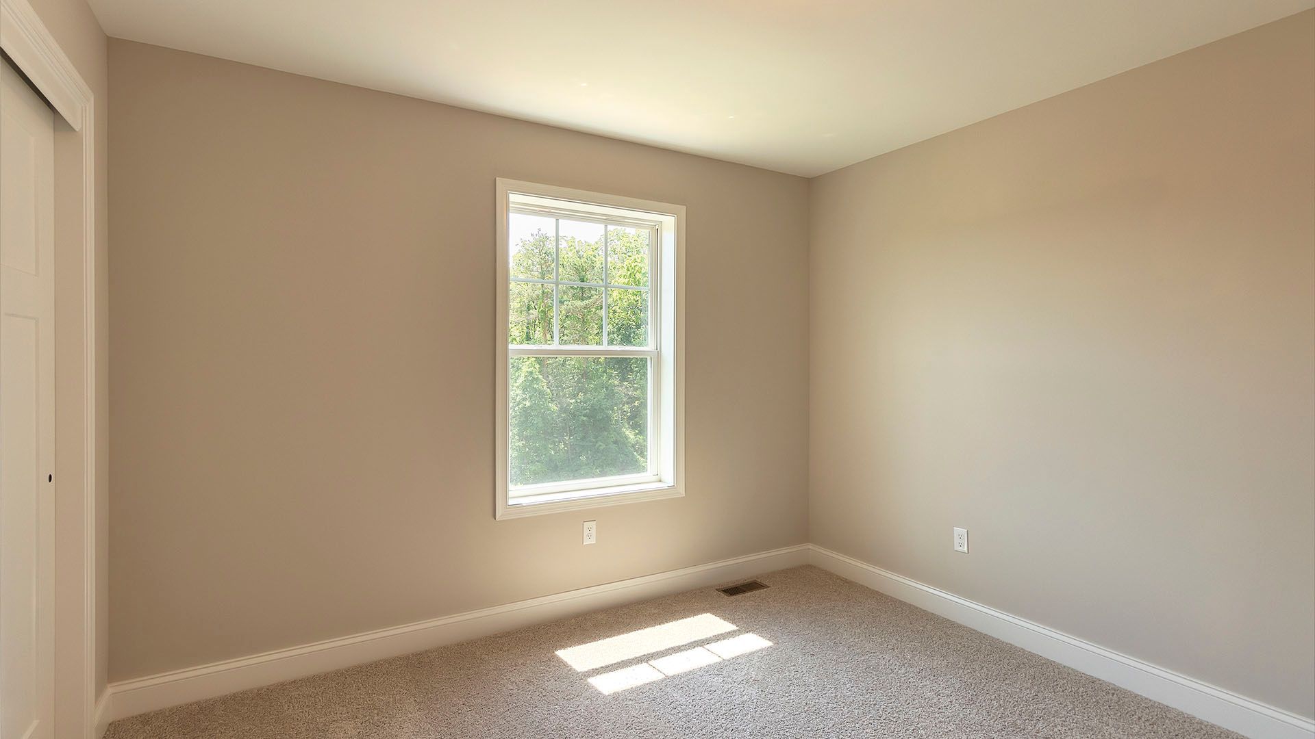 Bedroom 4 with one window, carpet