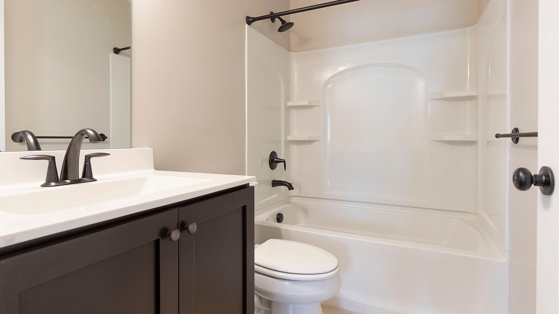 Bathroom 2 with tub/shower combination