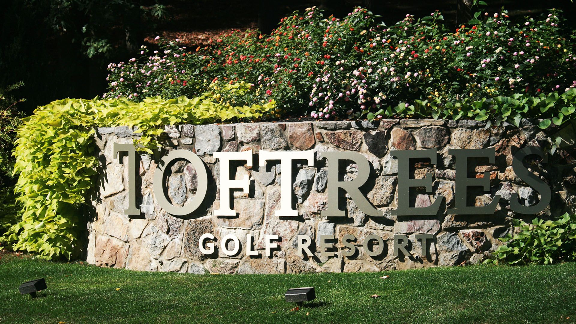 Toftrees Golf Resort entry monument