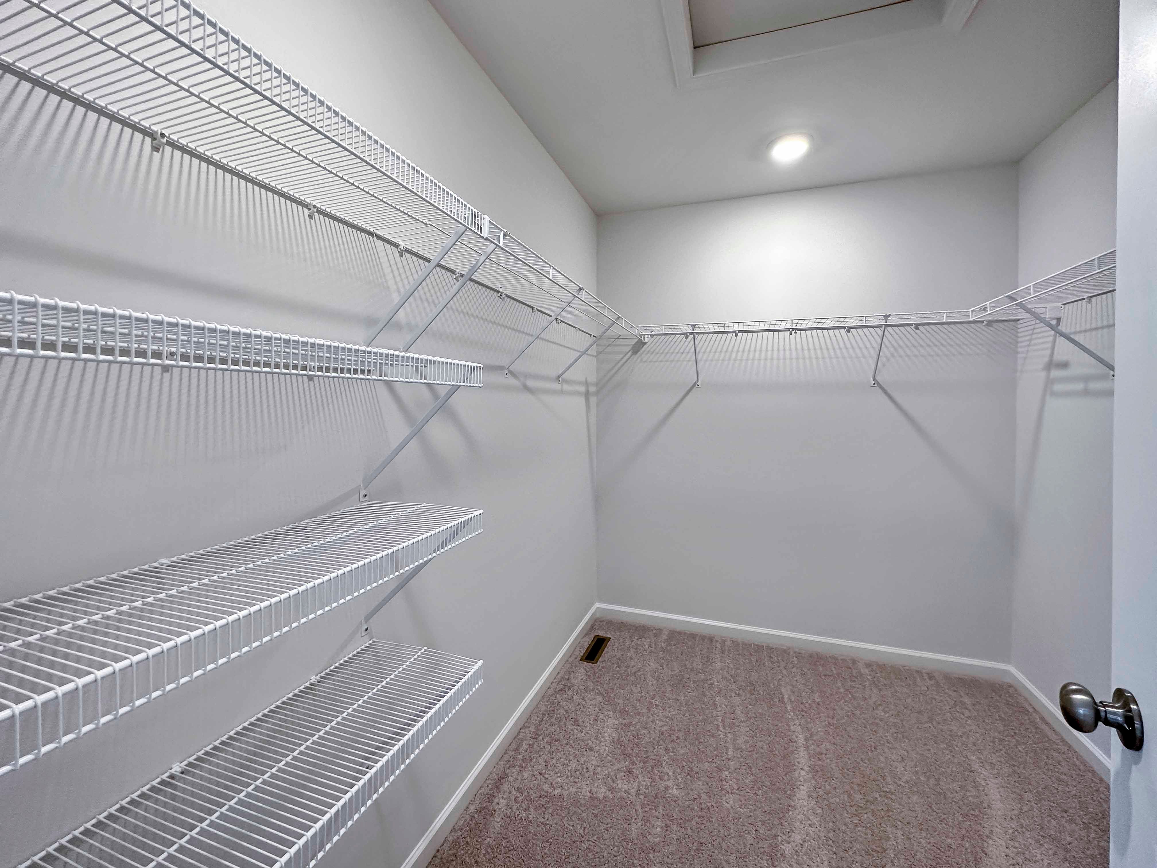Closet with wire shelving