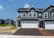 Grays Pointe - Townhomes por S&A Homes en State College Pennsylvania