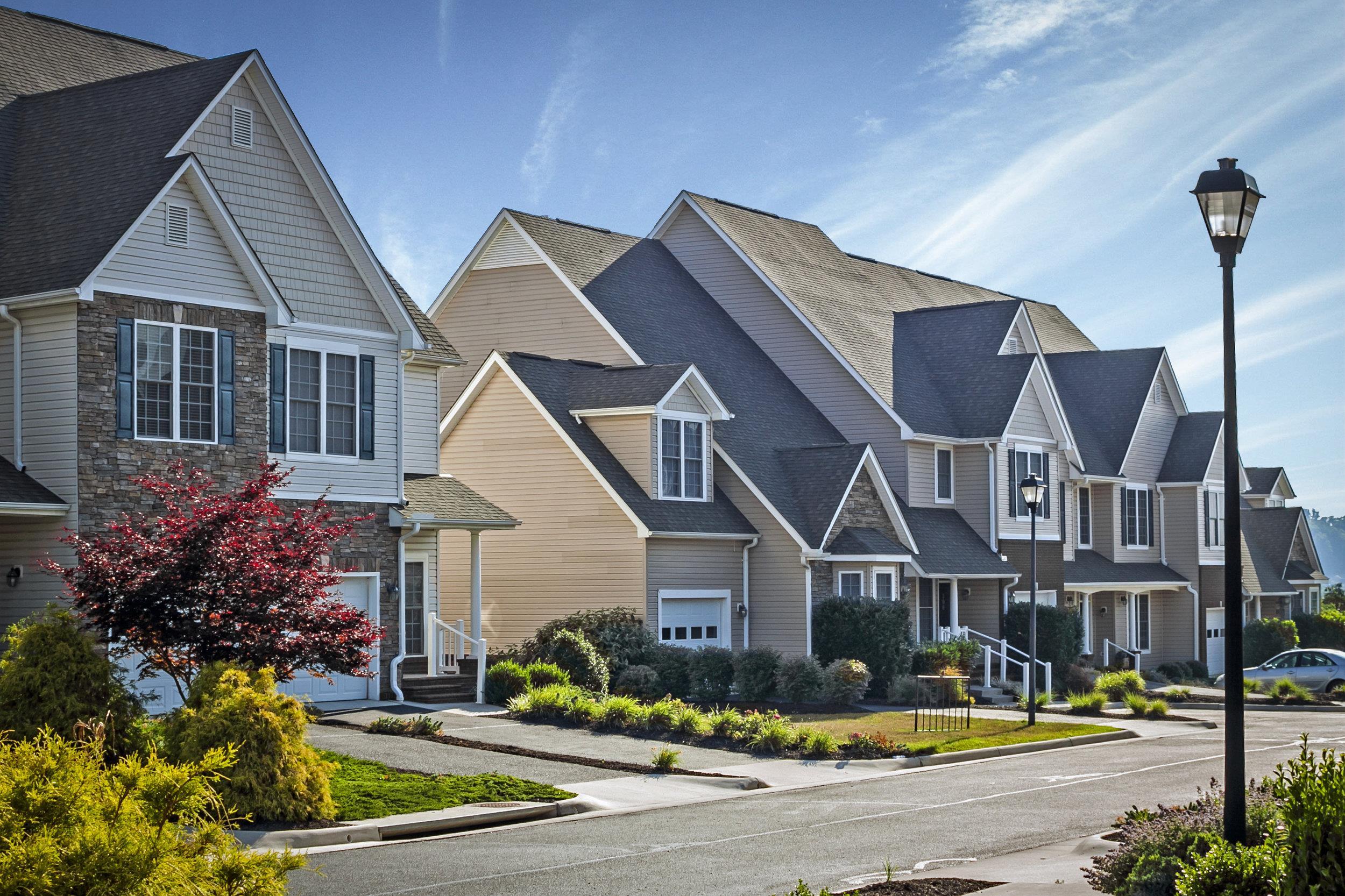 casa en Knollwood Townhomes por SAS Builders