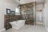 casa en Silent Rivers Design+Build por Silent Rivers Design+Build