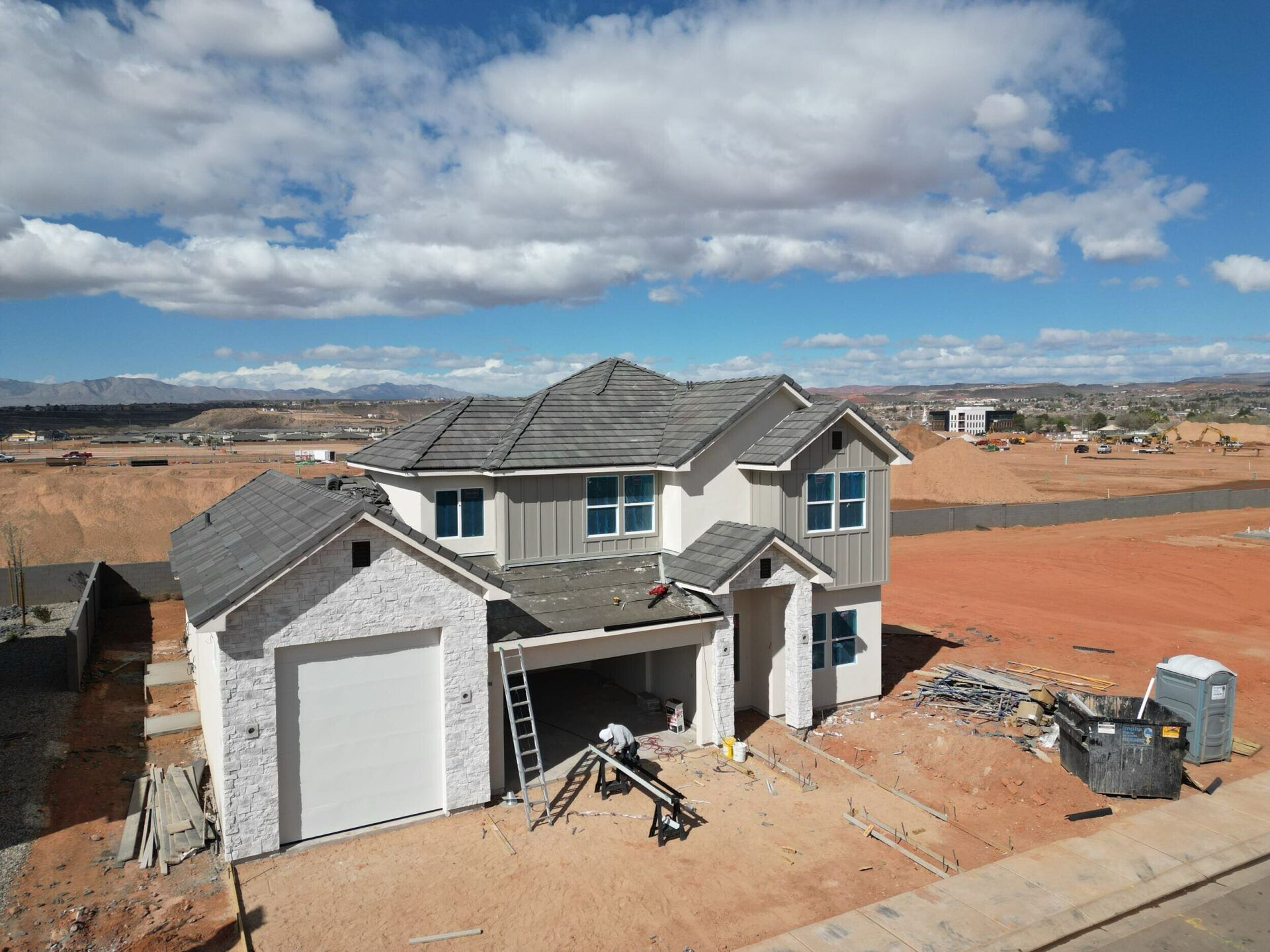 2794 Woodrow Ln (1785)