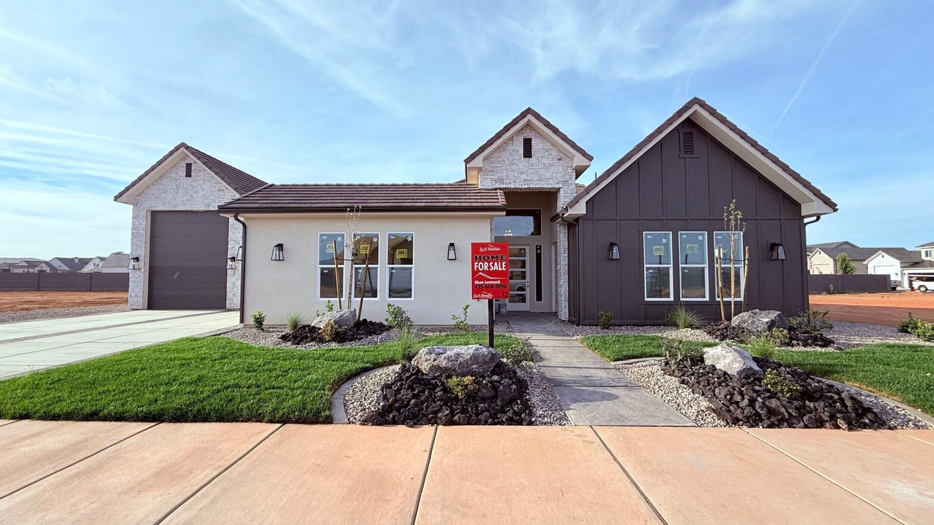 445 W Rosina Cir (1785)