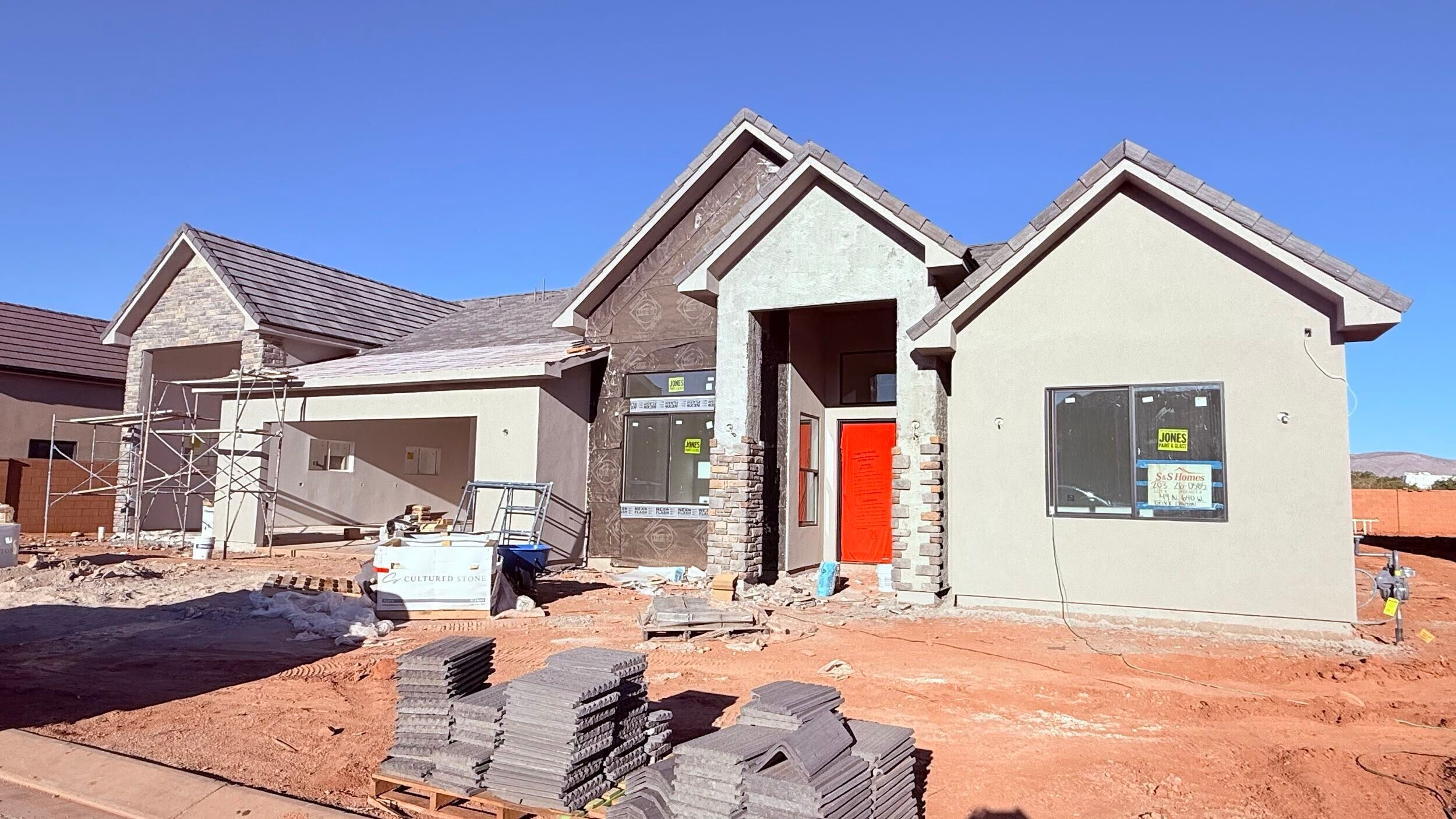 casa en Onyx Canyon por S and S Homes