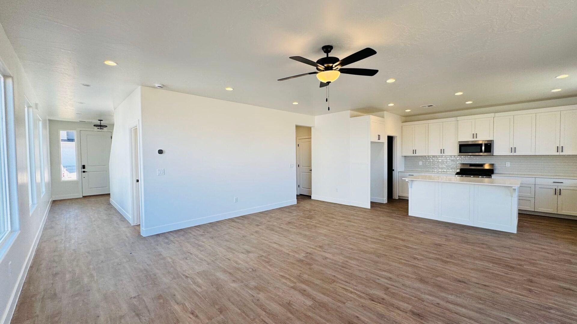 4261 El Capitan Wy (1785)