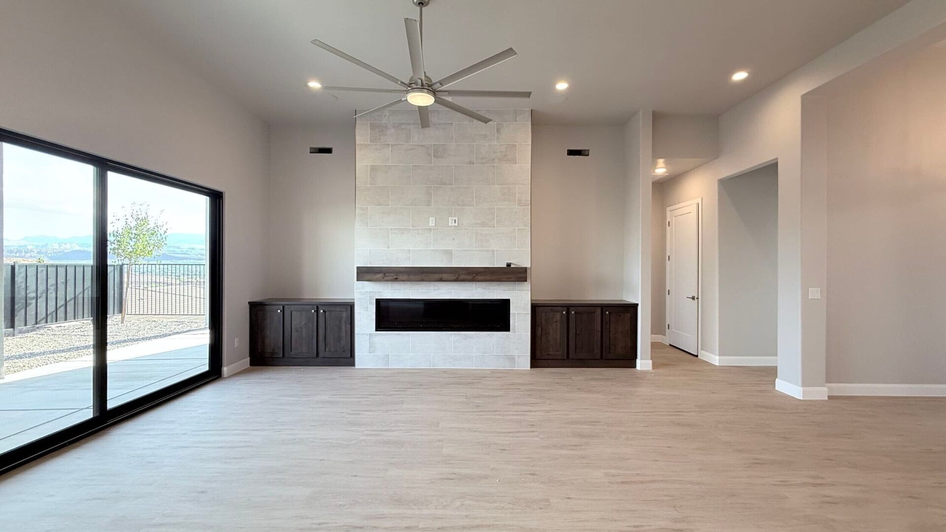 490 Appian Wy (1785)