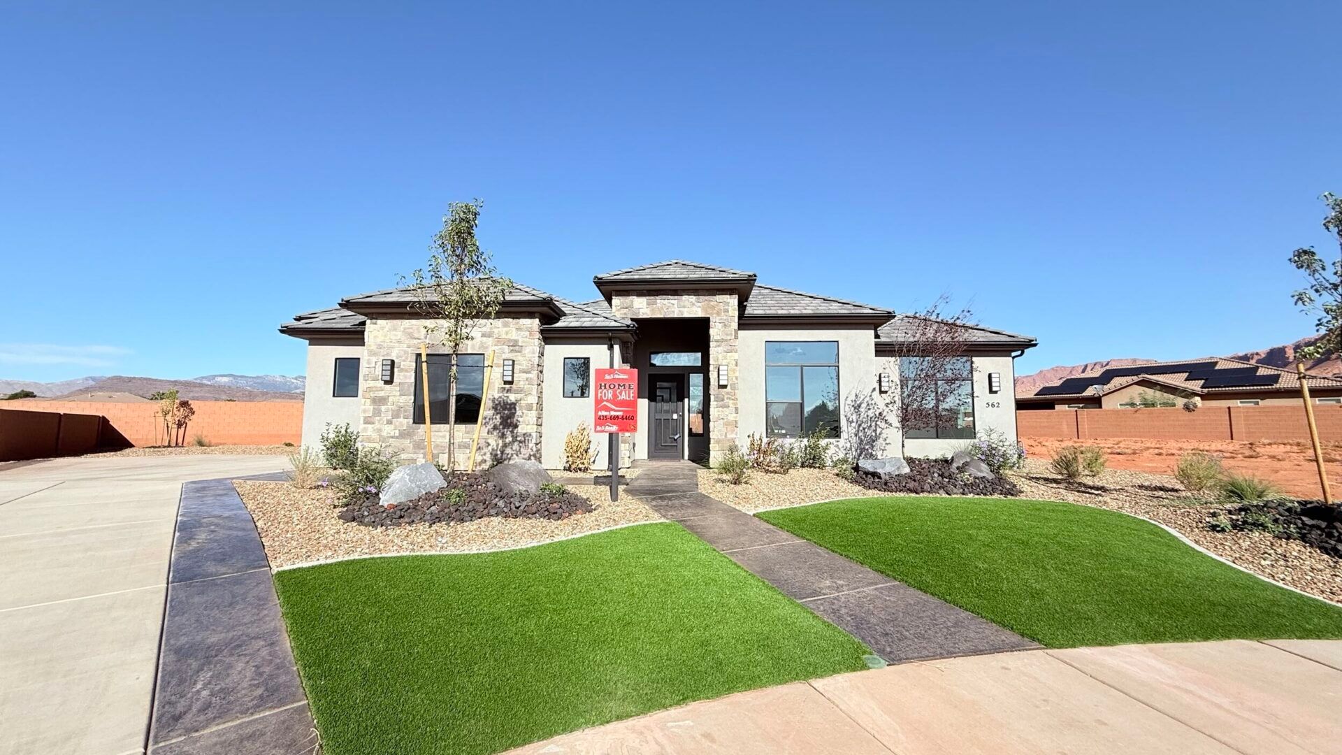 562 S Harmony Circle (1785)