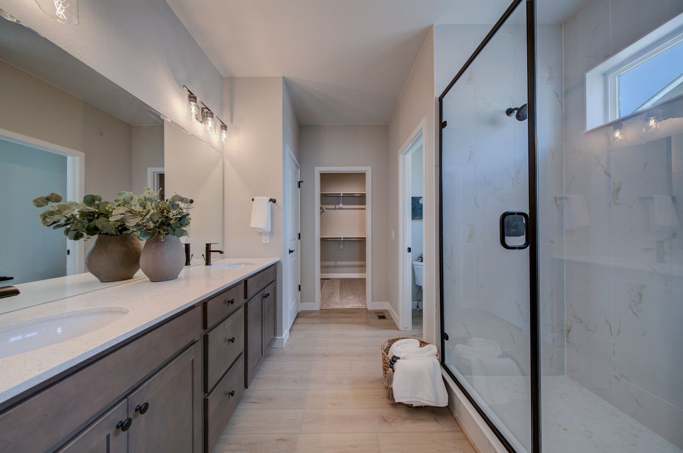 Antero Model Primary Bath