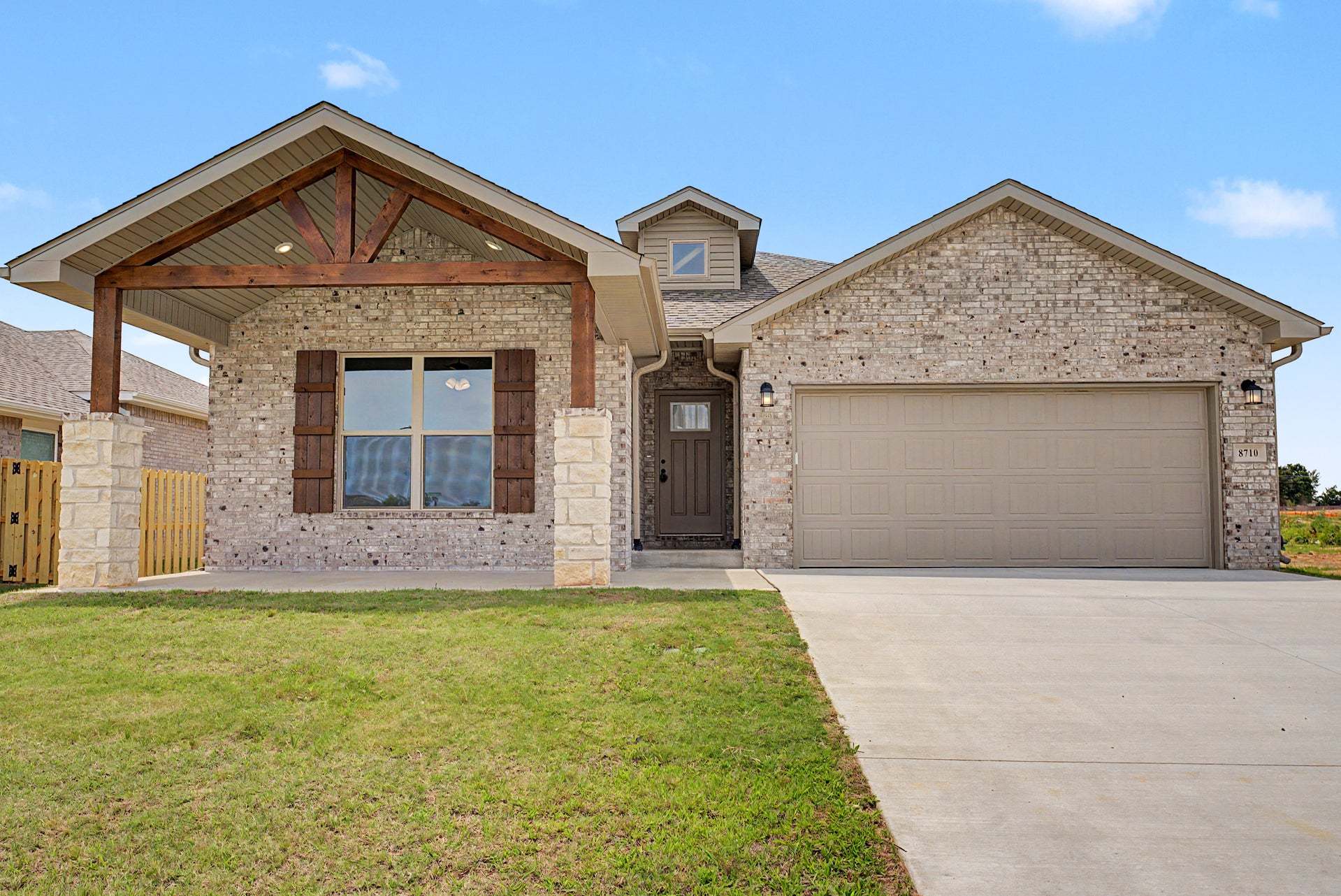 8710 Sunspire Ln.