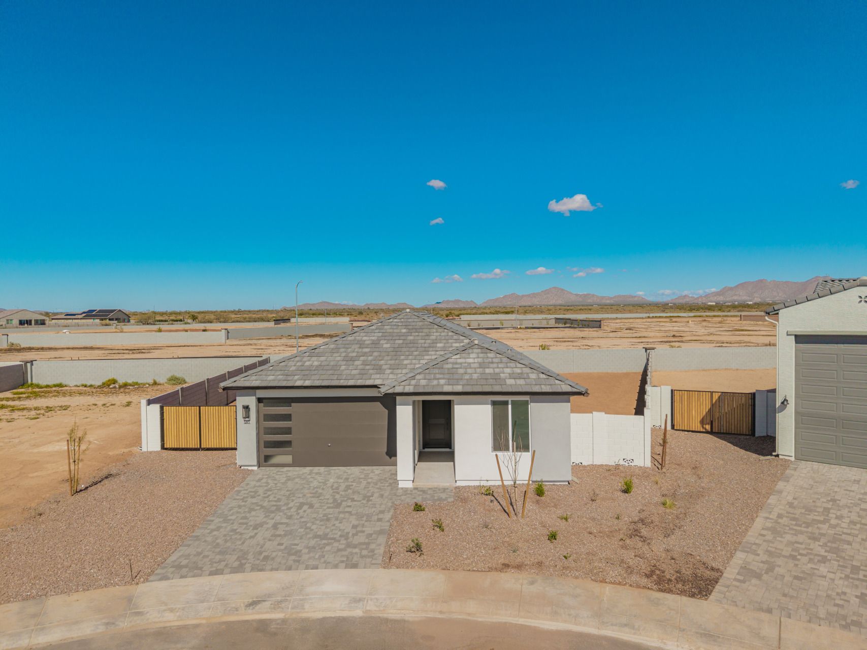 1277 E Ridgerock Loop