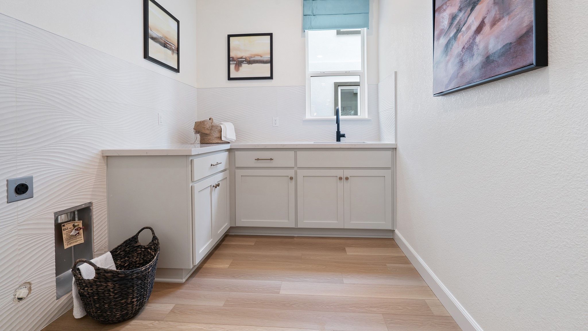312-2836-elderberry-street.61734.phr.156.web